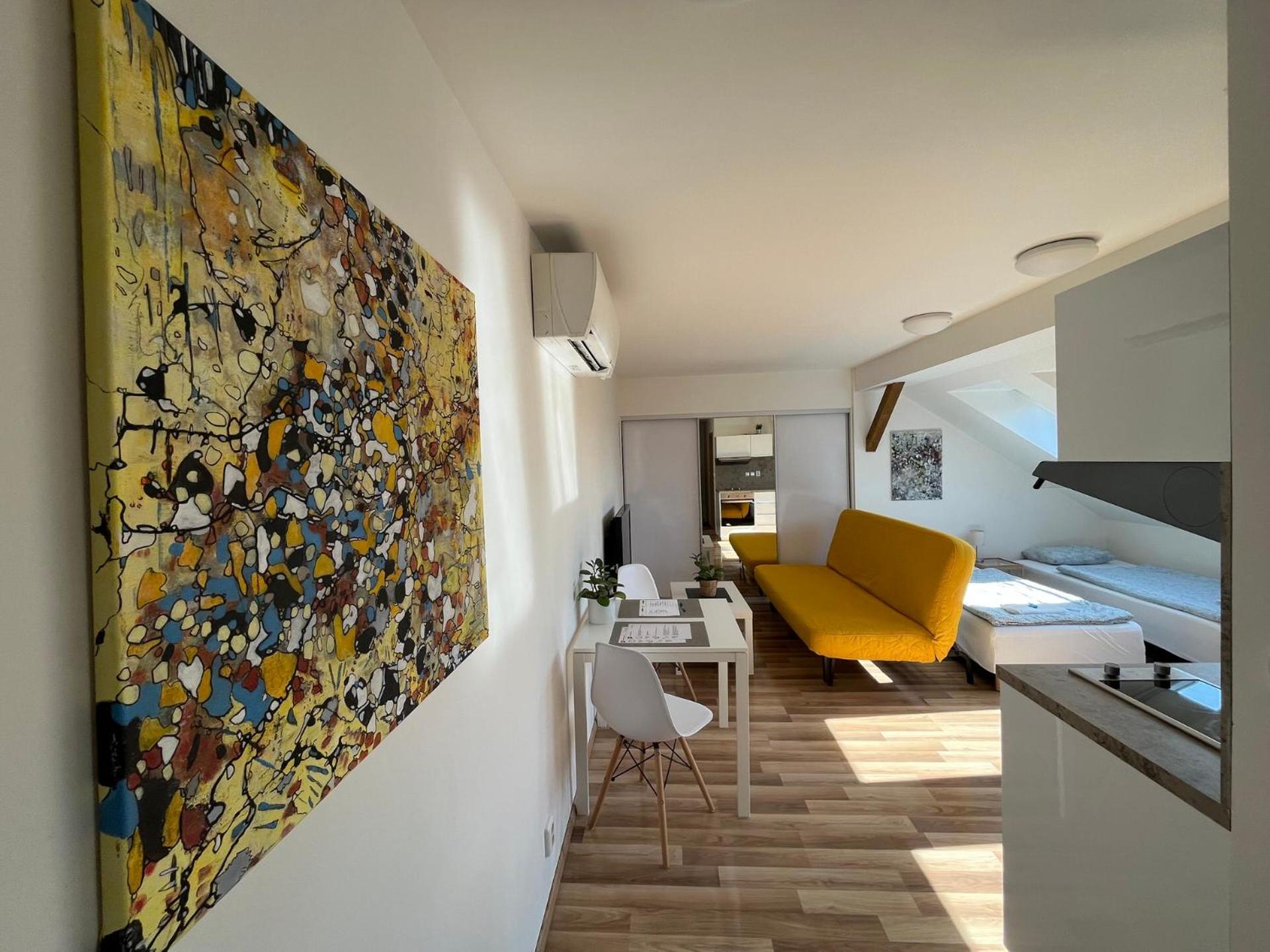 Apartment - Photo 5