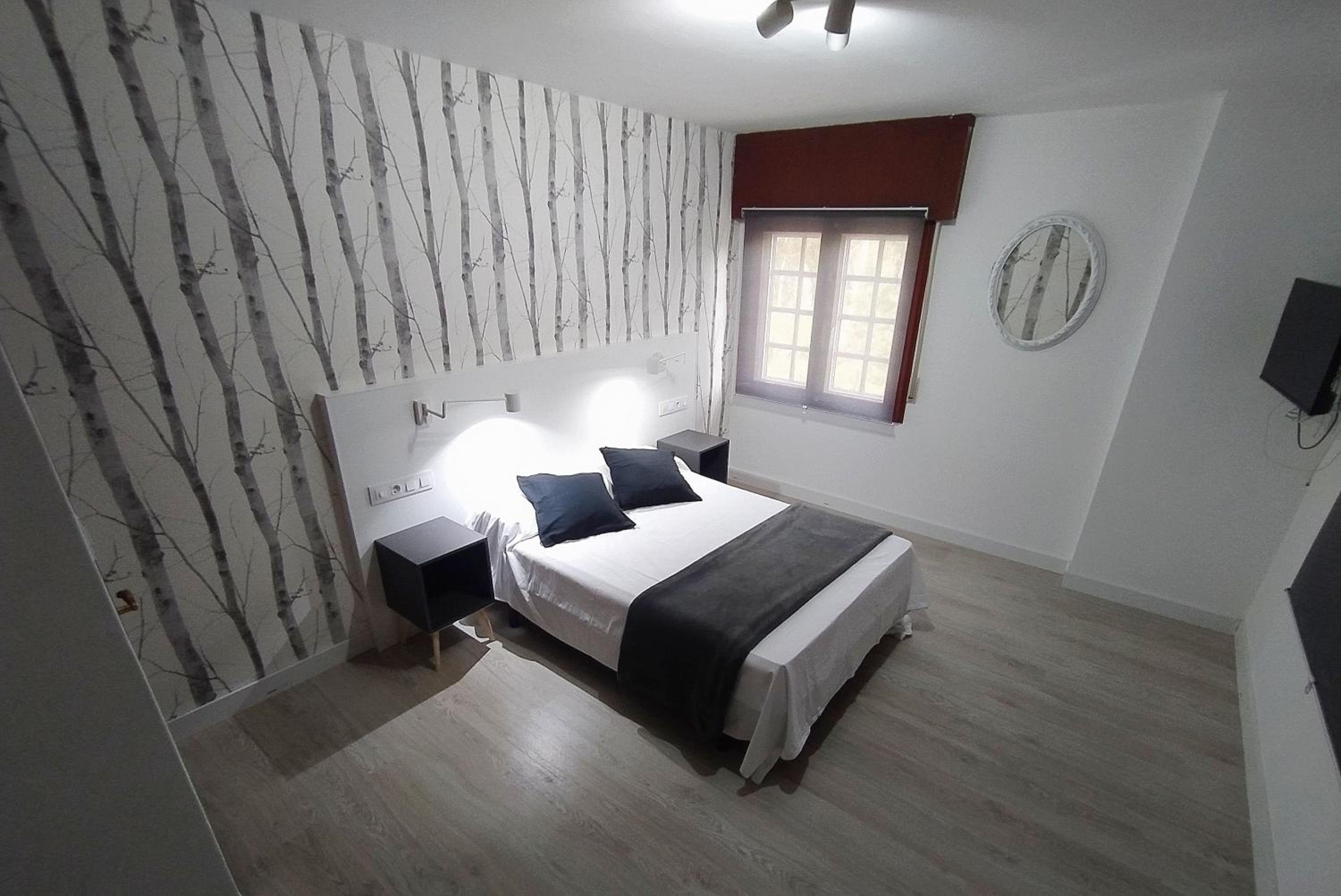 Seven-Bedroom House photo 2