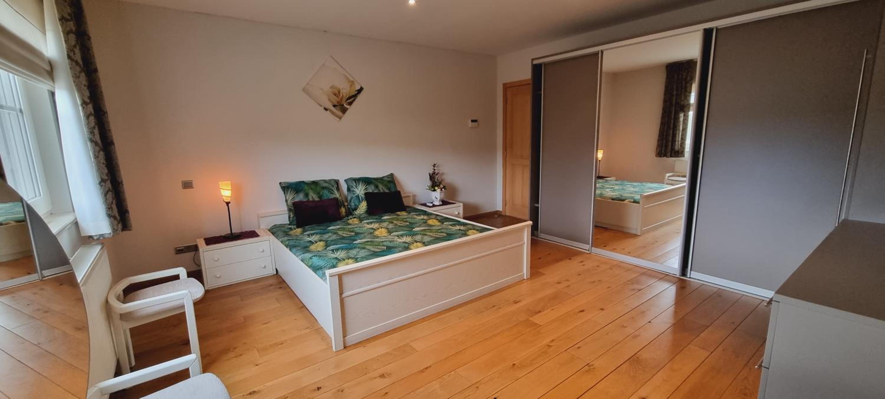 One-Bedroom Apartment photo 2