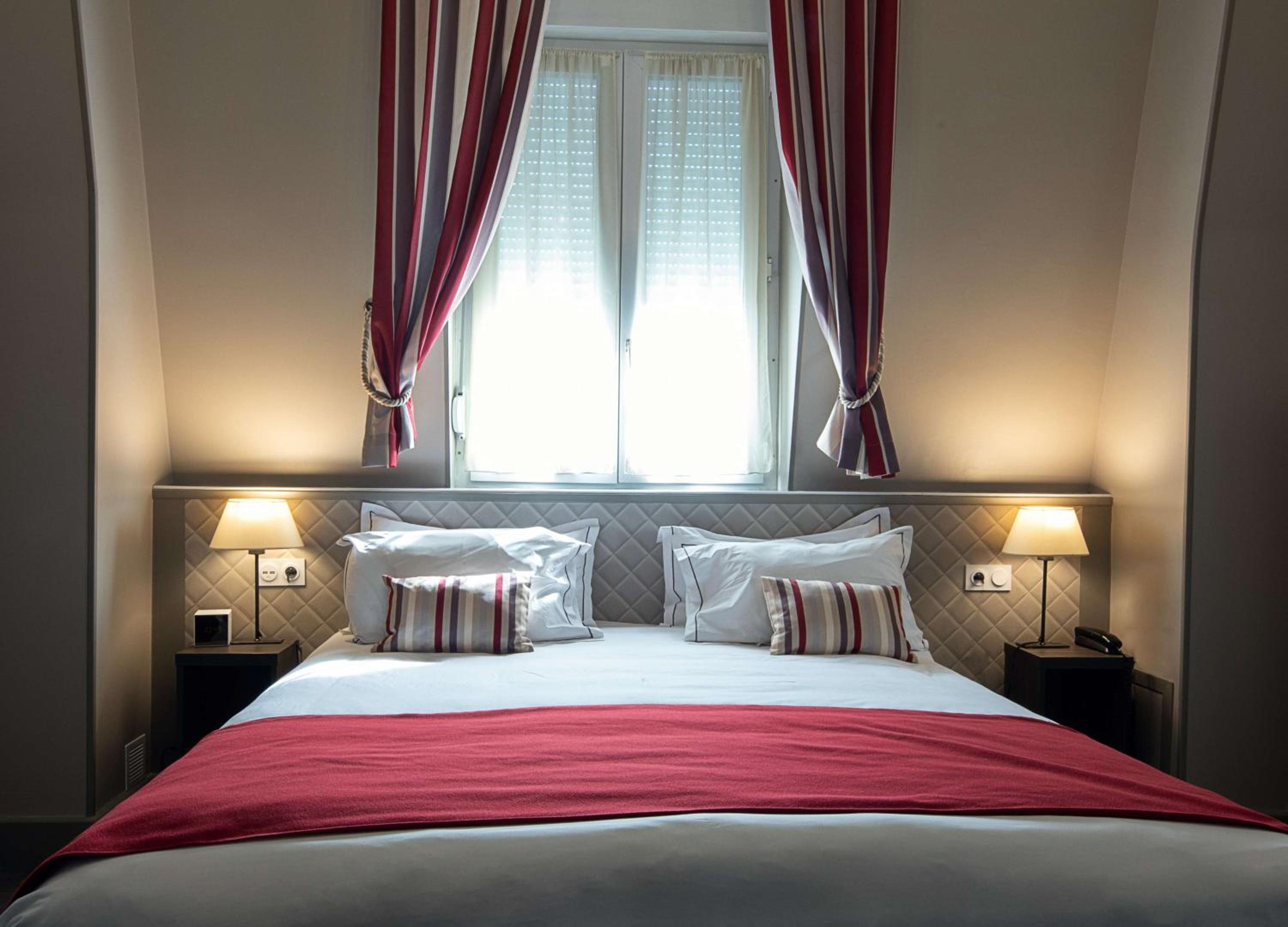 Superior King Room - Photo 1
