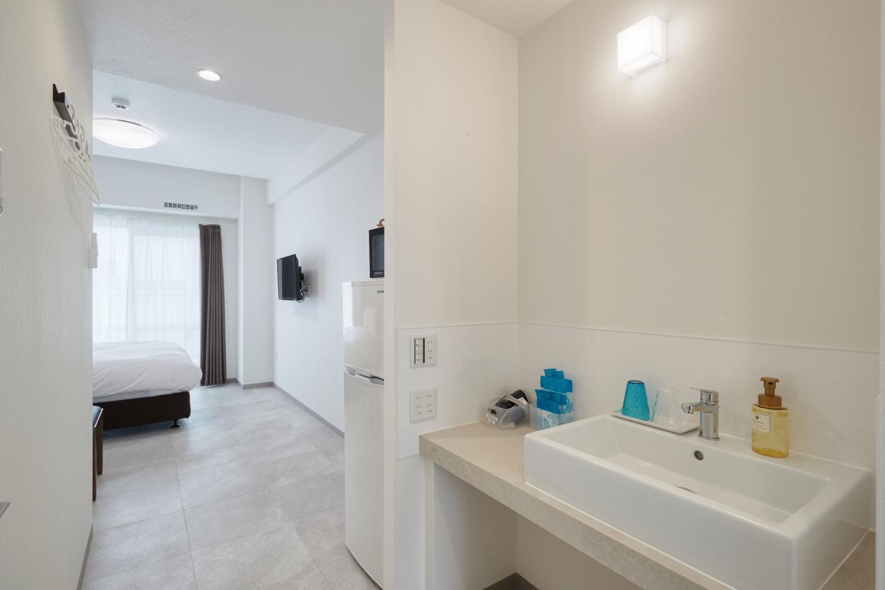 Double Room - Photo 12