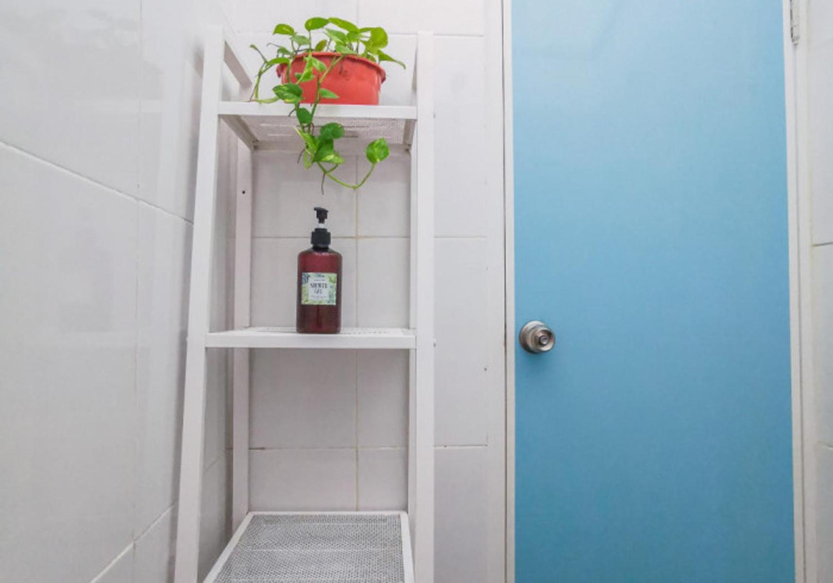 Budget Double Room - Photo 7