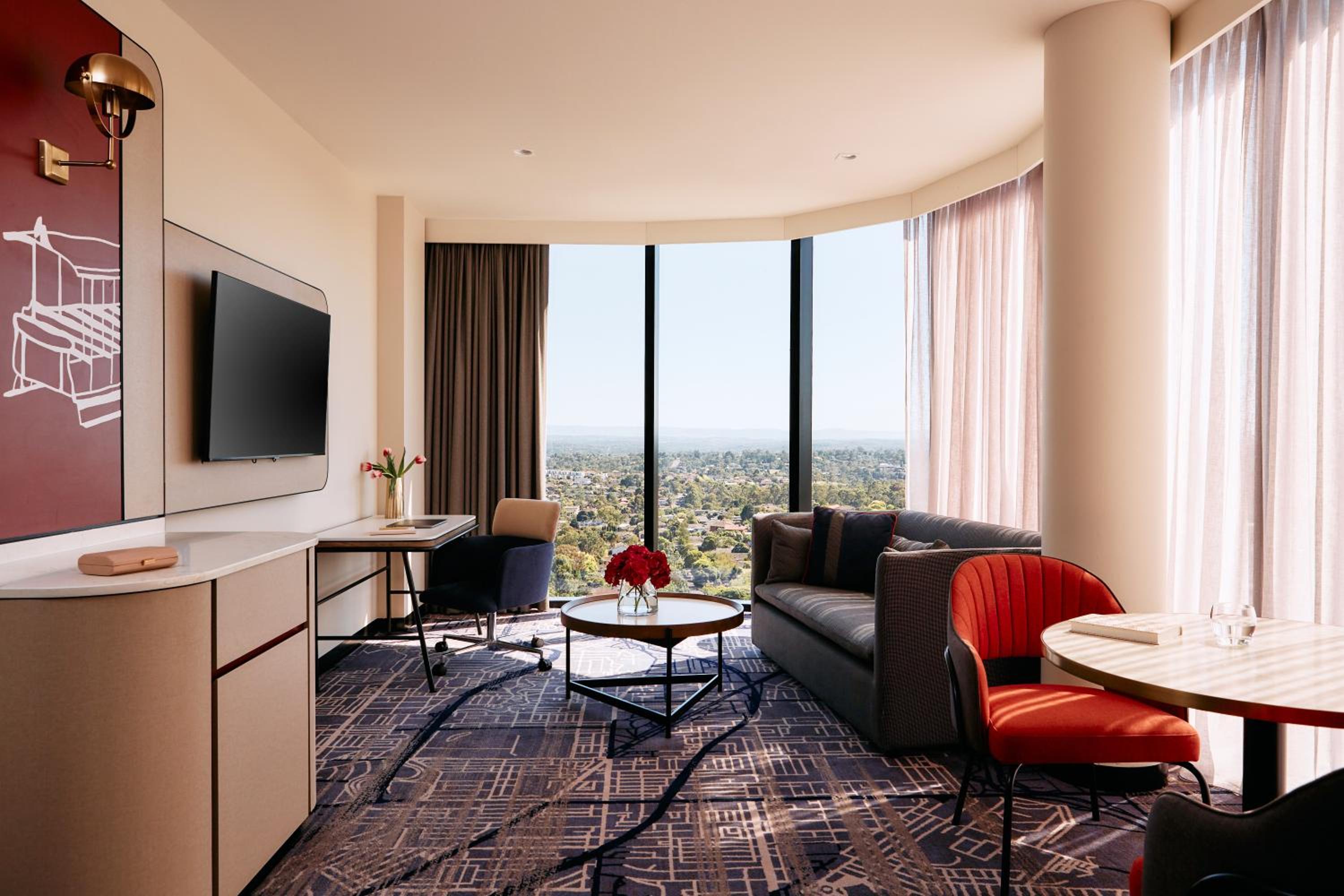 One-Bedroom King Suite - Photo 3