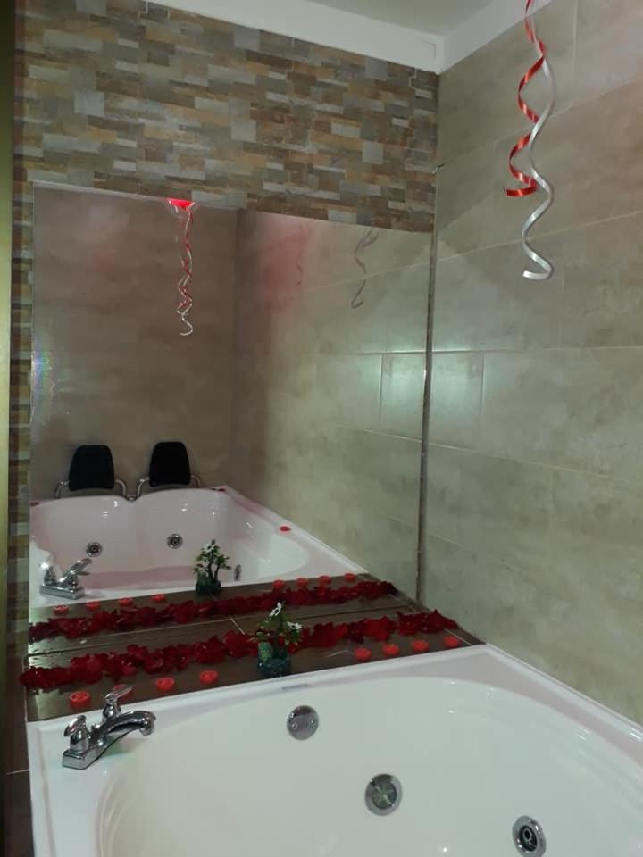 Deluxe Double Room With Bath photo 2