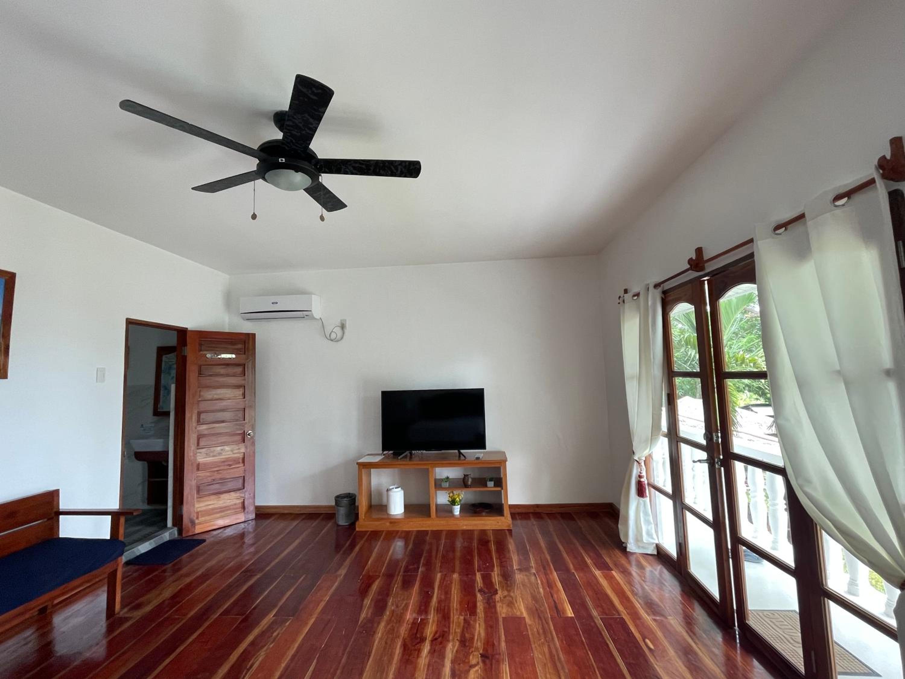 Double Room with Garden View - Photo 2