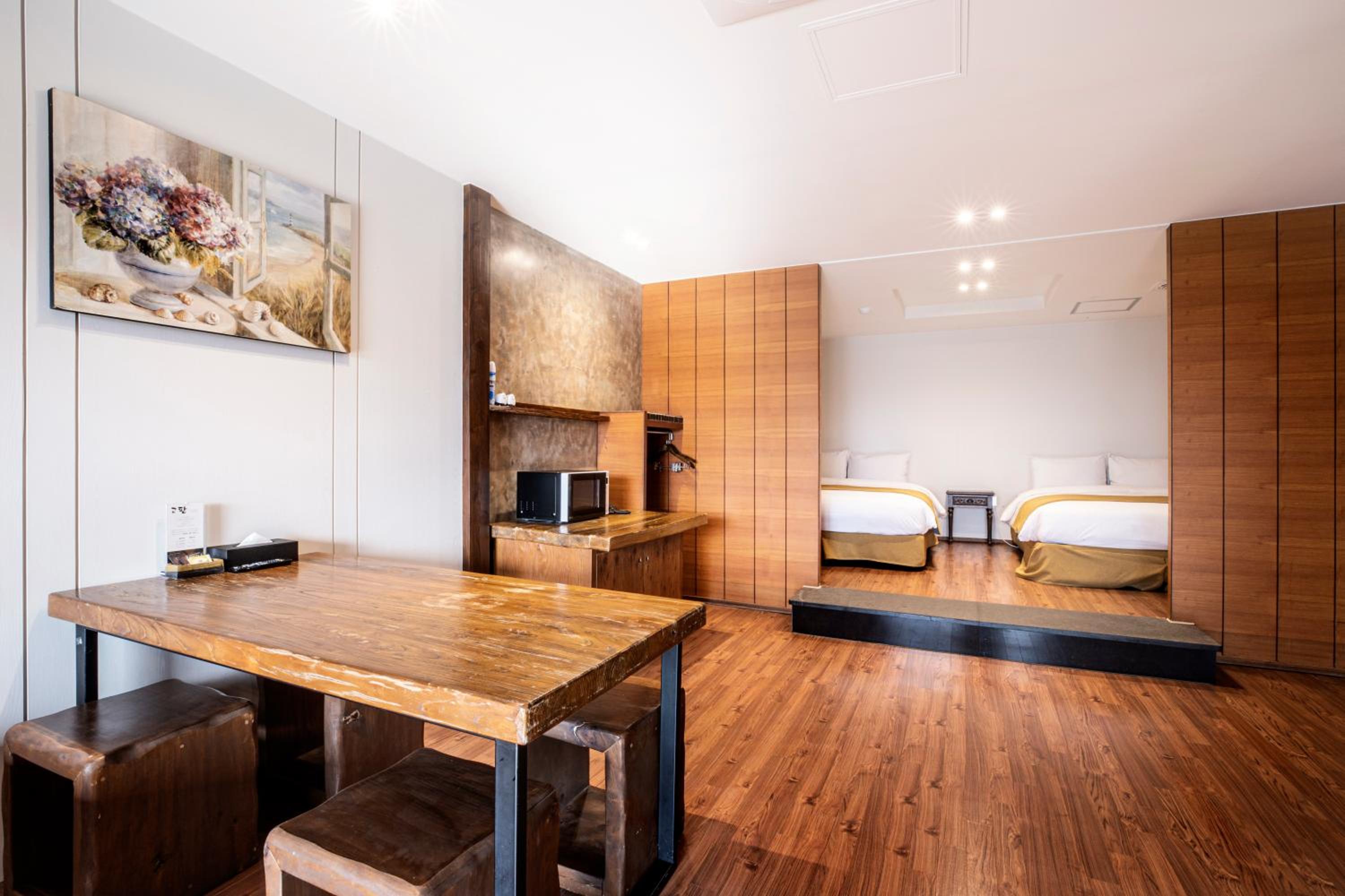 Deluxe Twin Room 2nd floor with Sea View