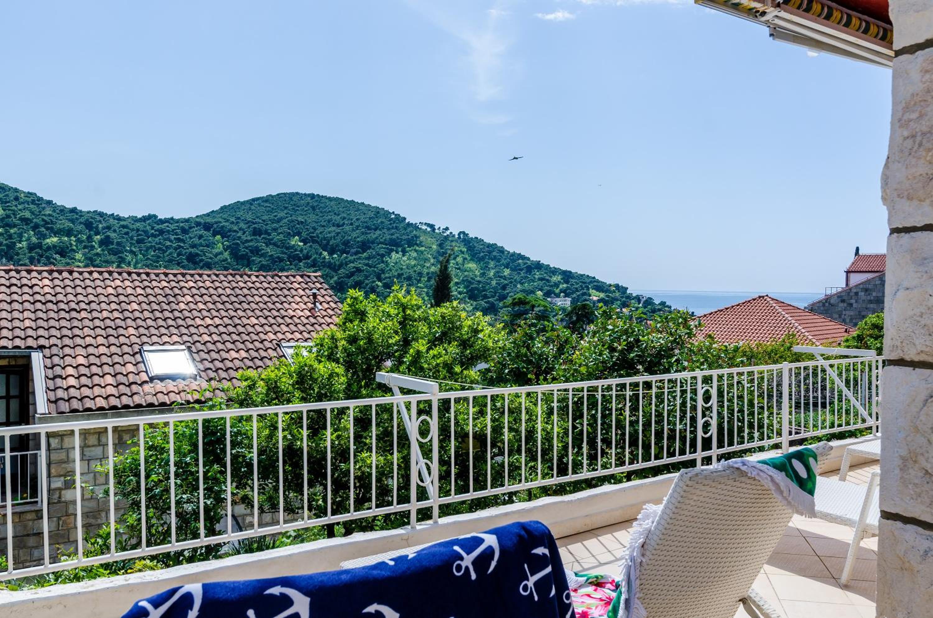Two-Bedroom Apartment with Terrace and Sea View