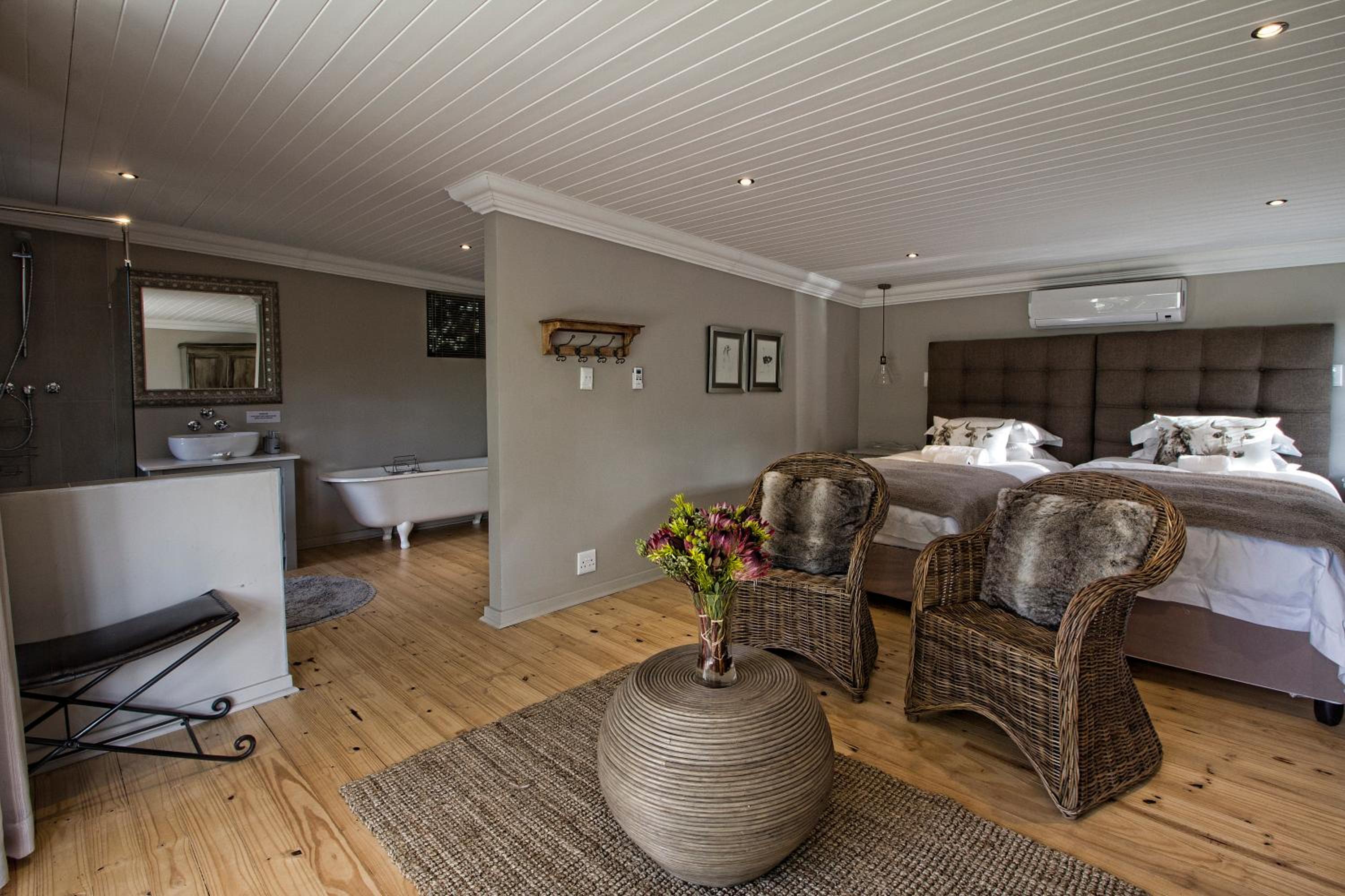 Deluxe Double or Twin Room with River View photo 3
