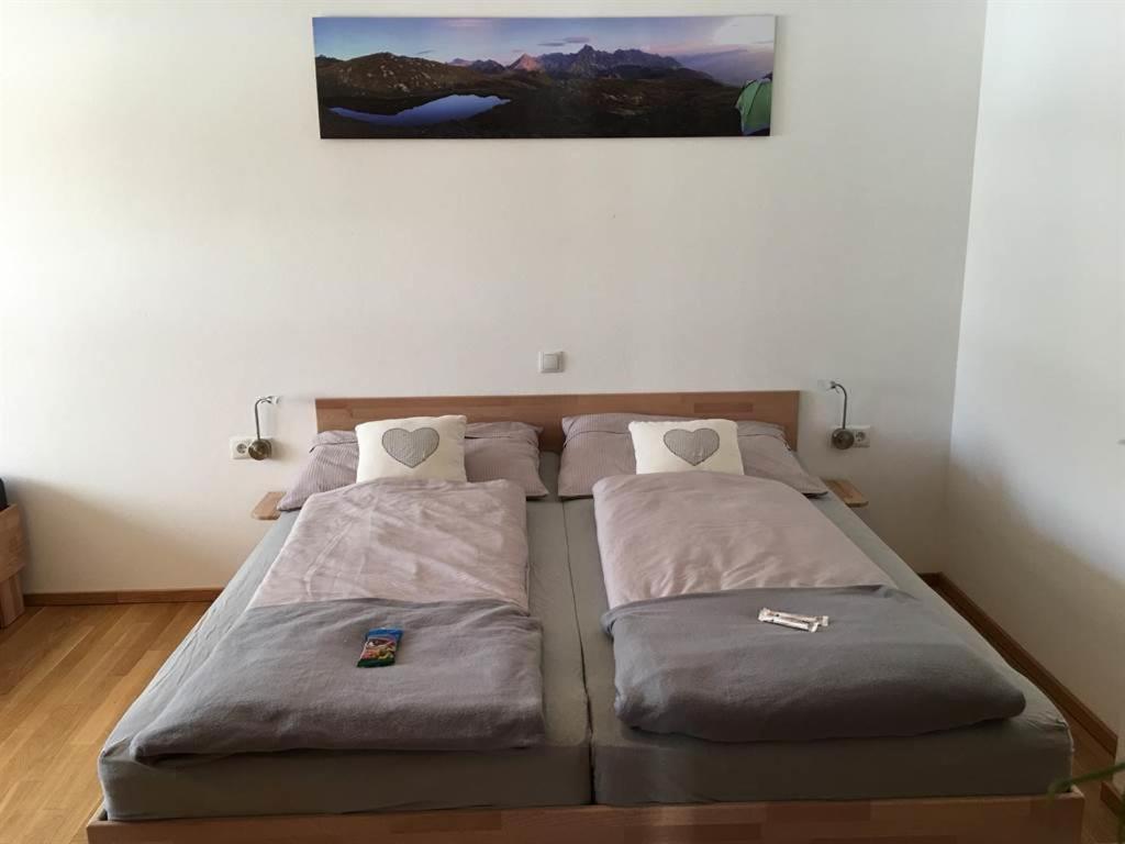 One-Bedroom Apartment with Bath photo 1
