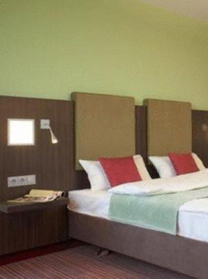 Twin Room - Photo 1