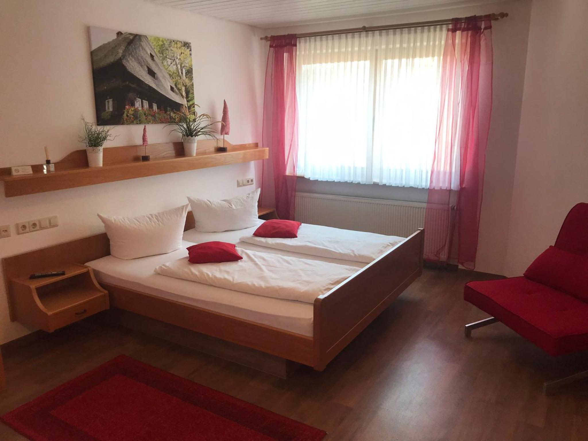 Double Room with Balcony - Photo 6