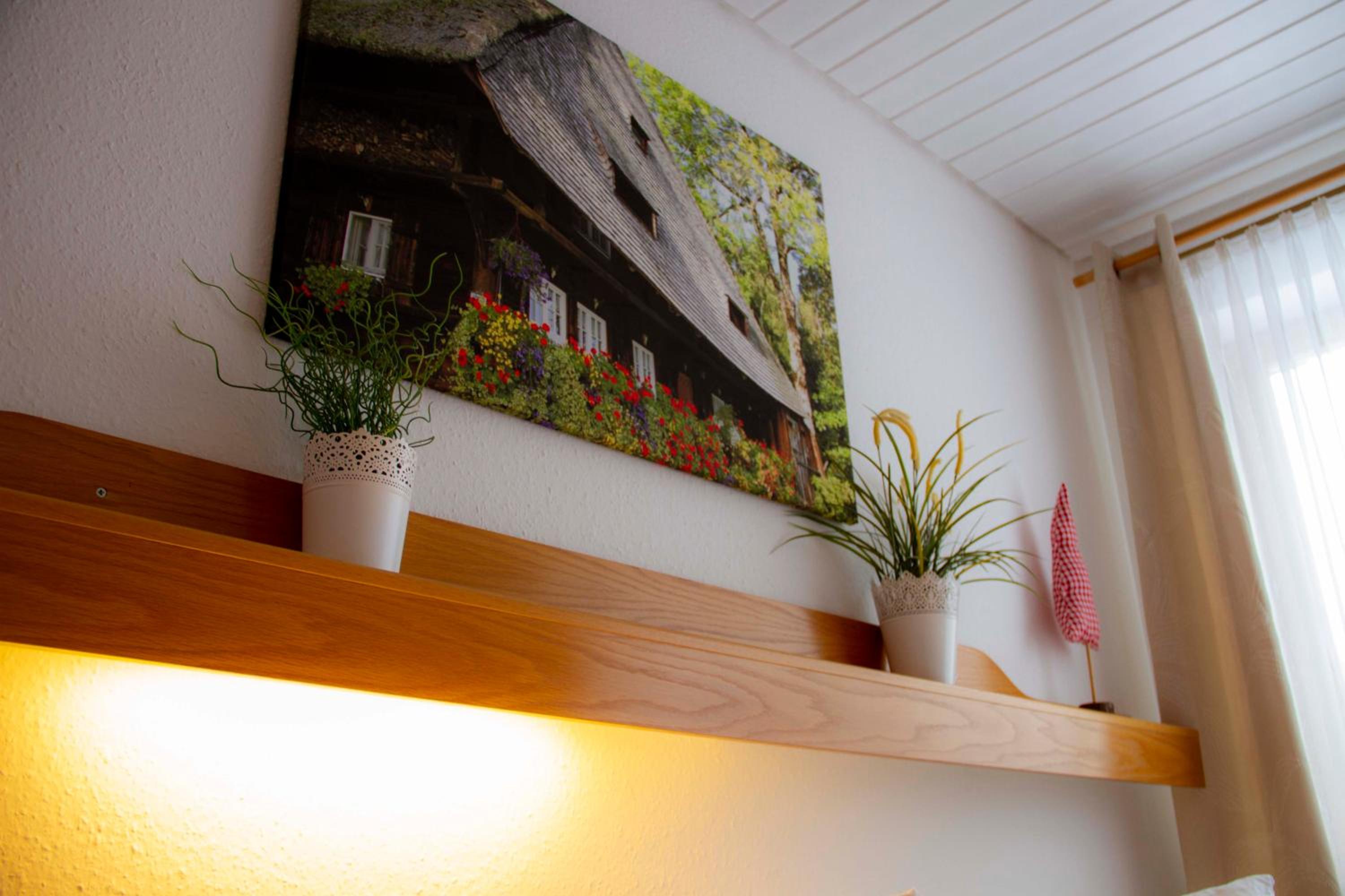 Double Room with Balcony - Photo 3