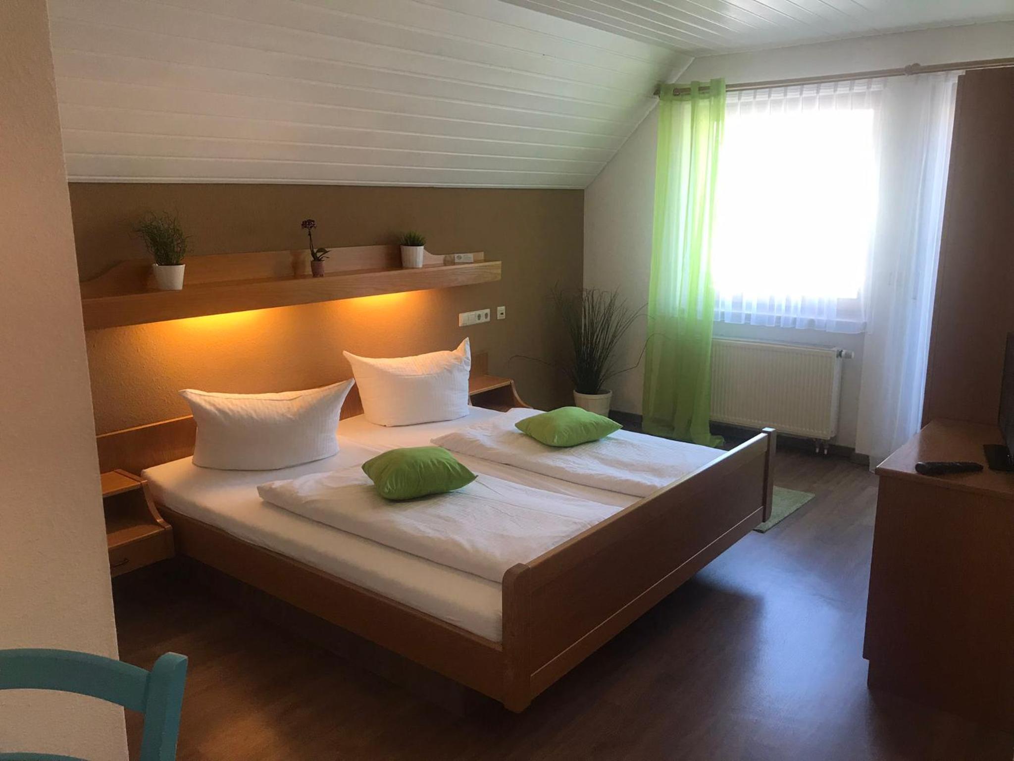 Apartment with Balcony - Photo 4