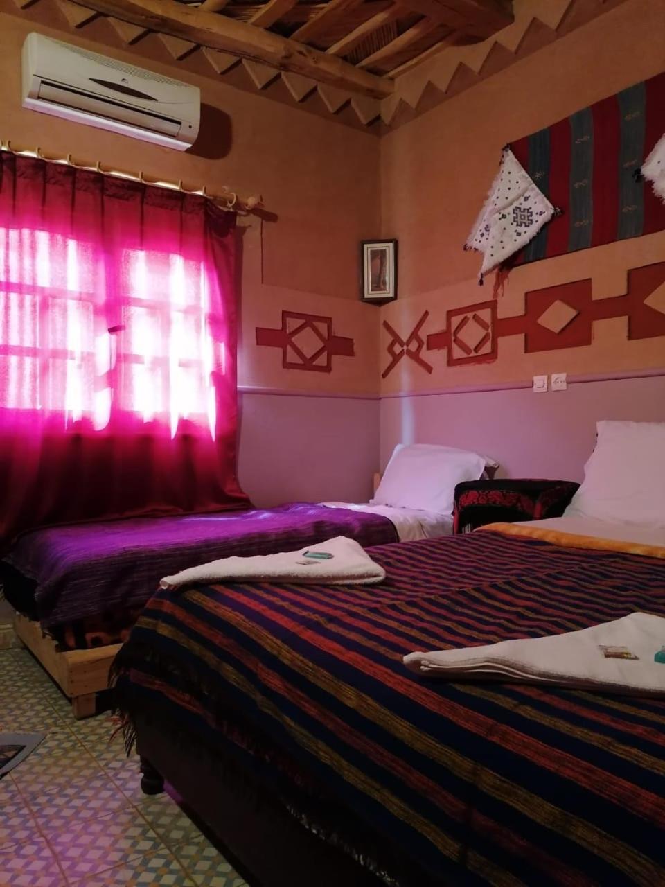 Double Room with Private Bathroom - Photo 2