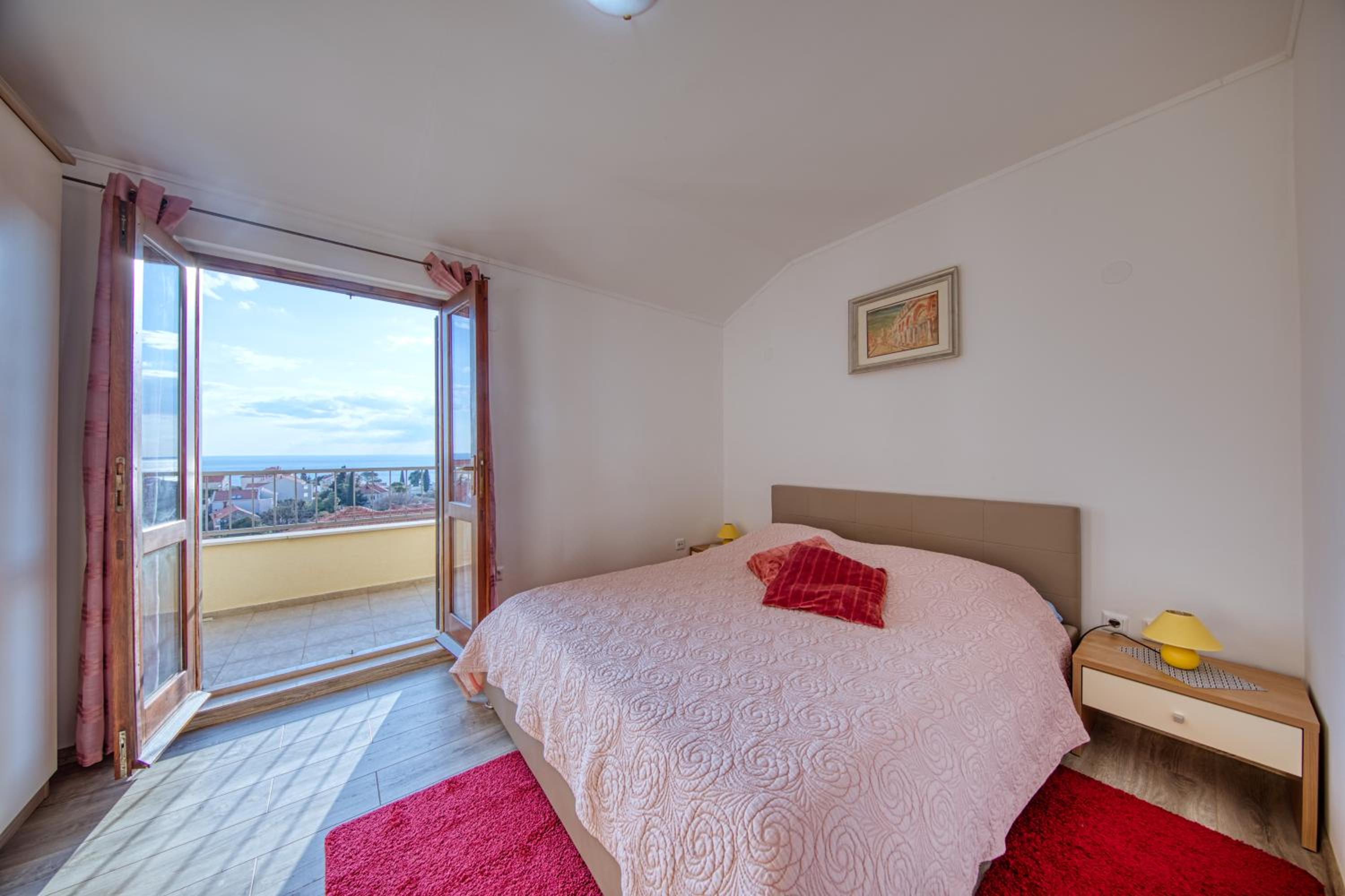 One Bedroom Apartment With Balcony And Sea View
