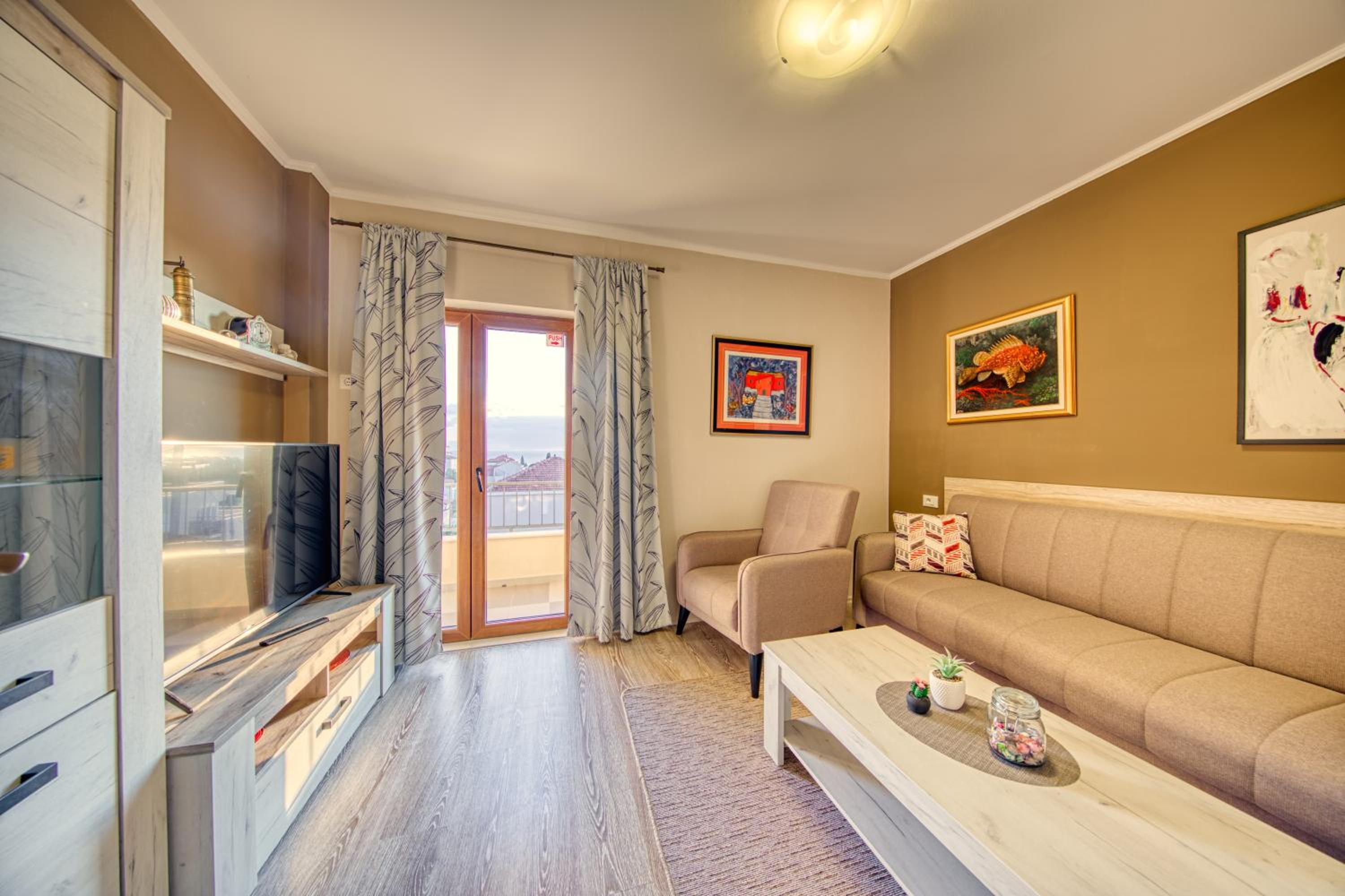 One-Bedroom Apartment with Terrace, Balcony and Sea View