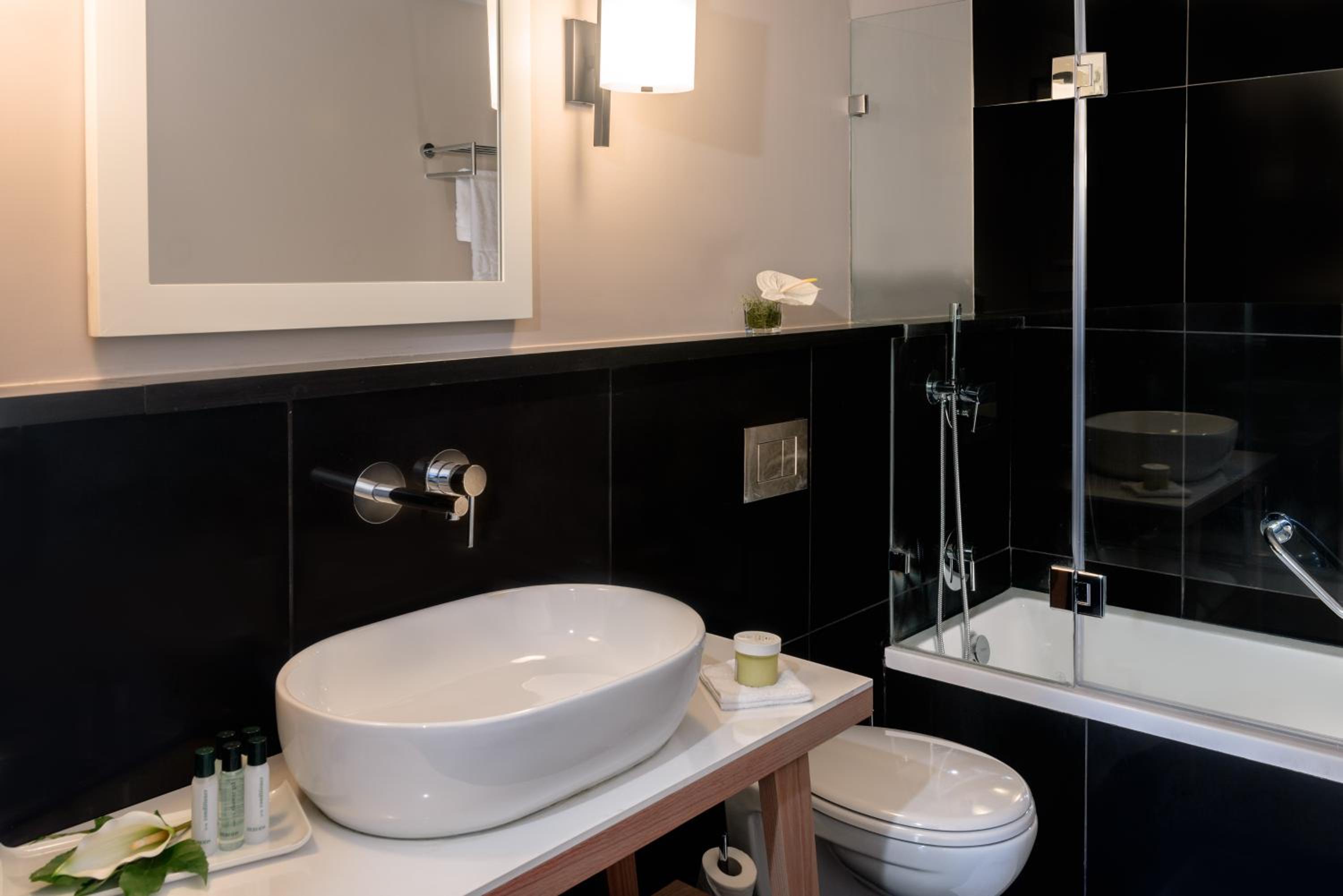 Presidential Suite thumbnail 5