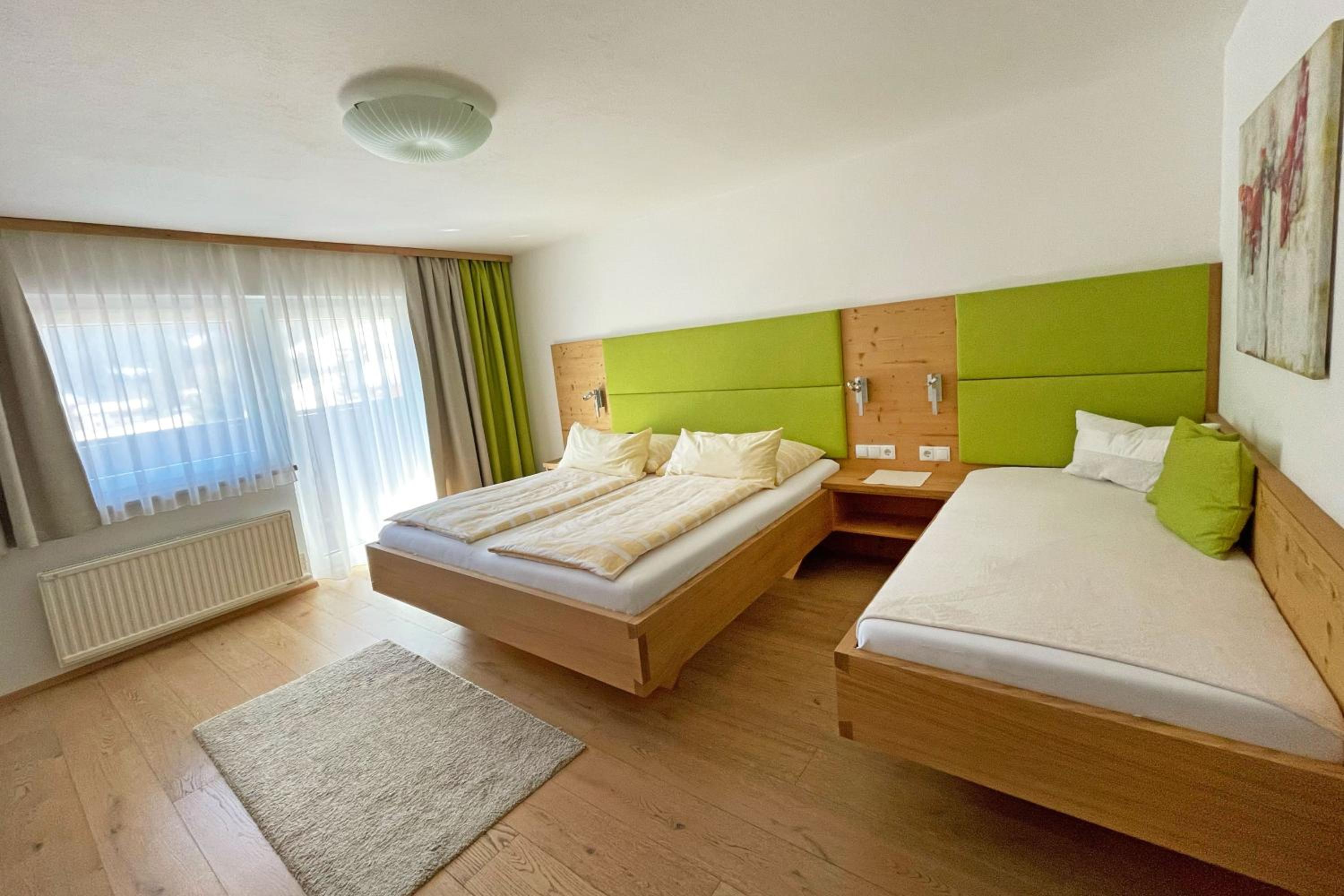 Family Room (2 Adults + 1 Child)