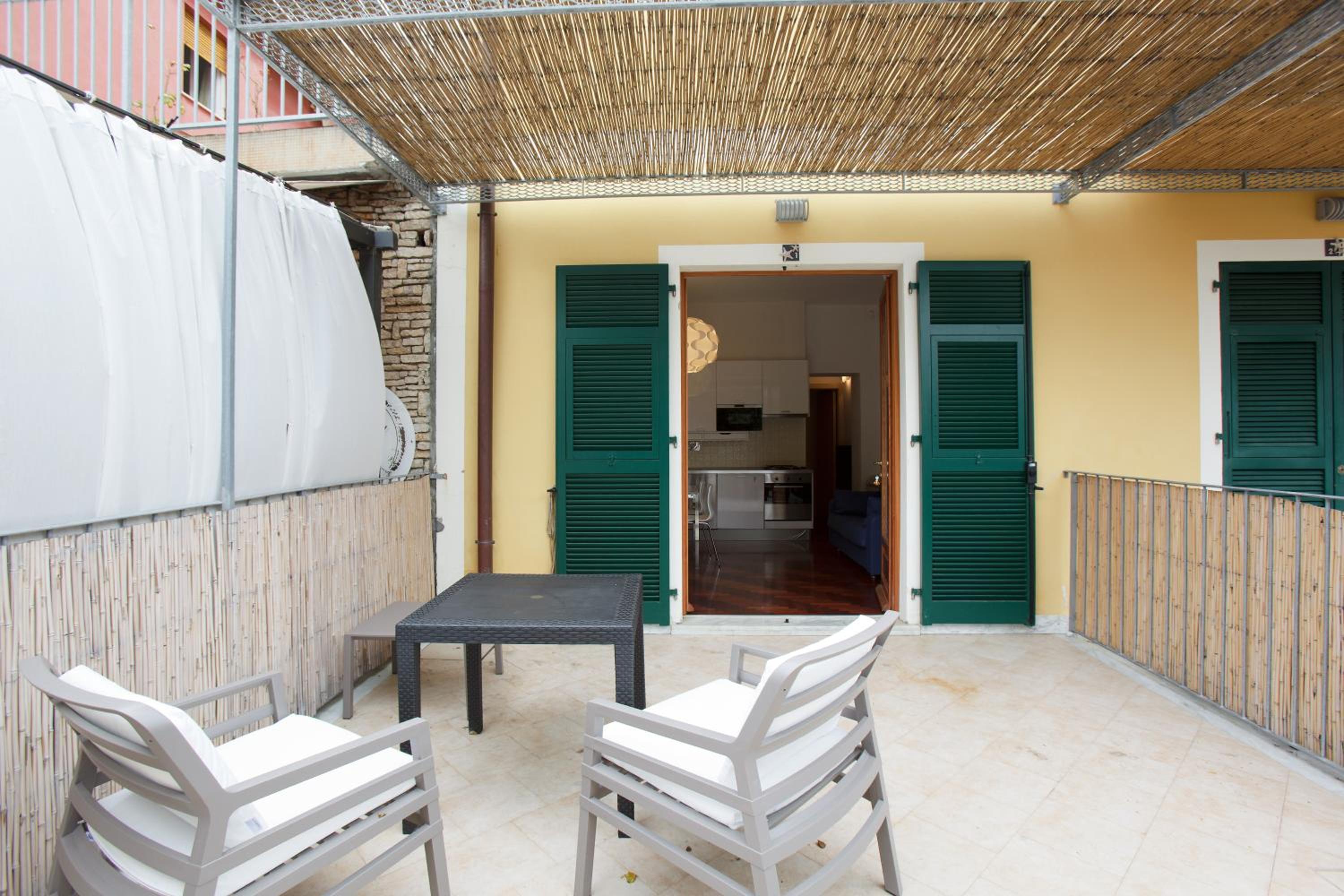 One-Bedroom Apartment with Balcony photo 3