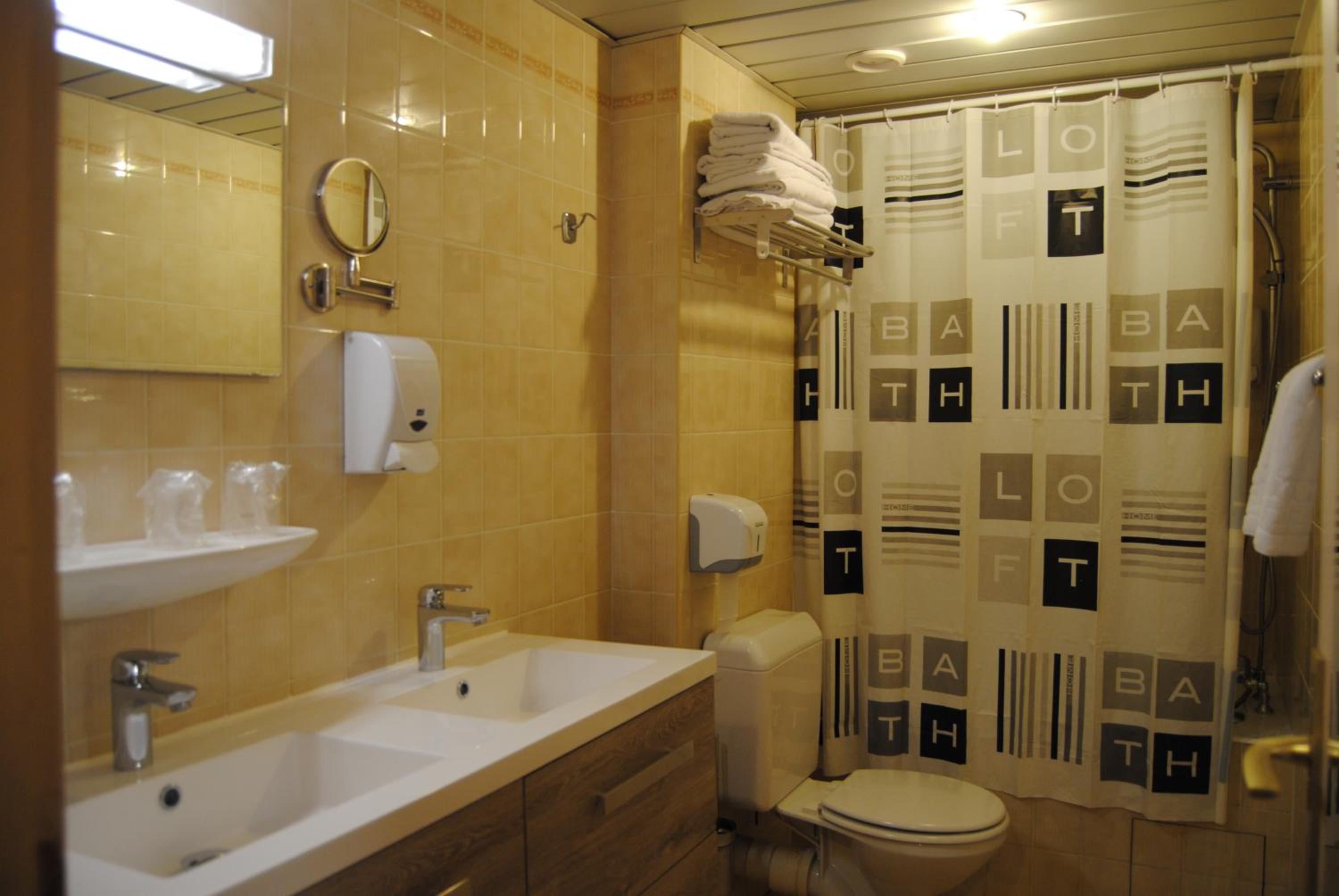 Quadruple Room photo 2