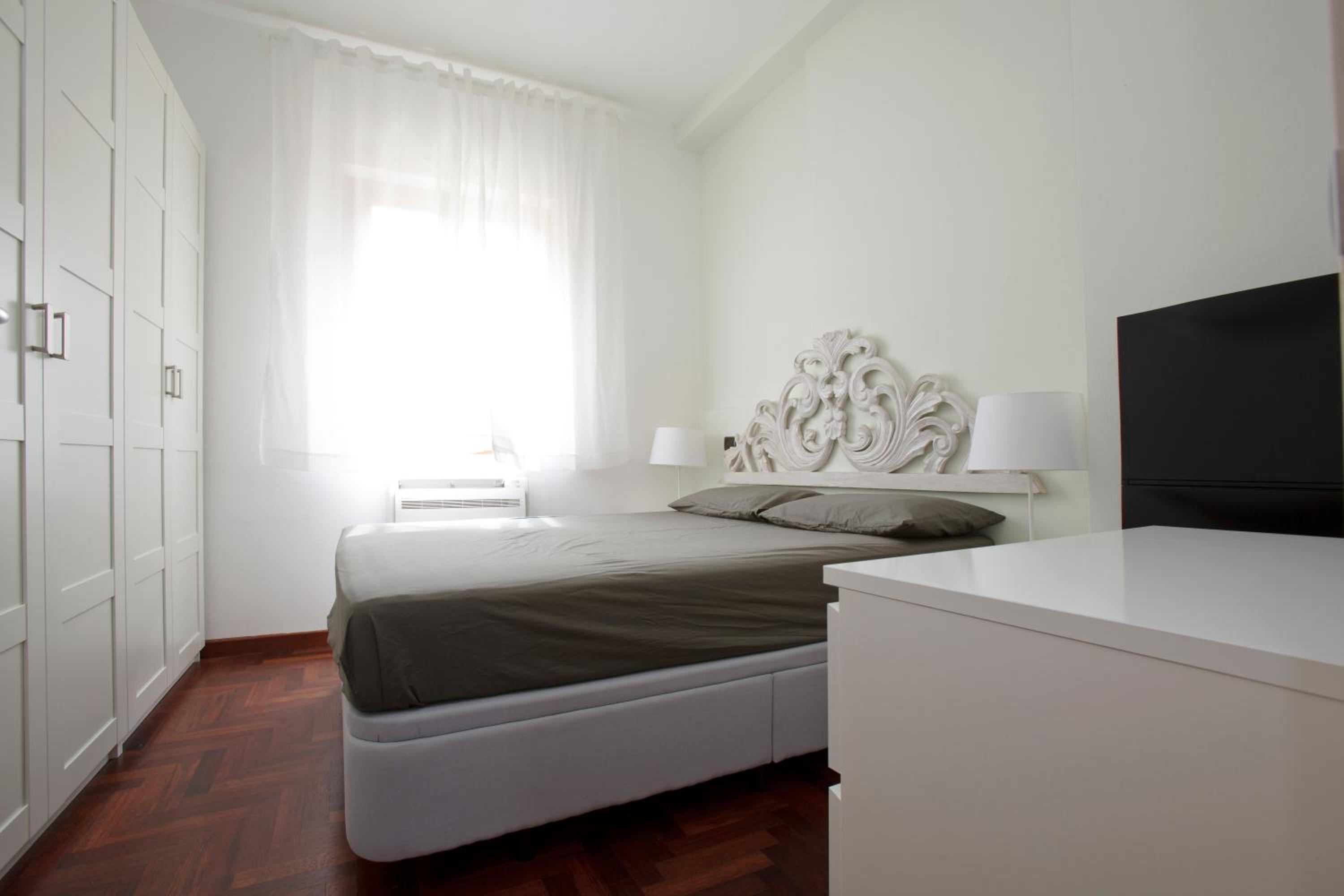 One-Bedroom Apartment with Terrace photo 3