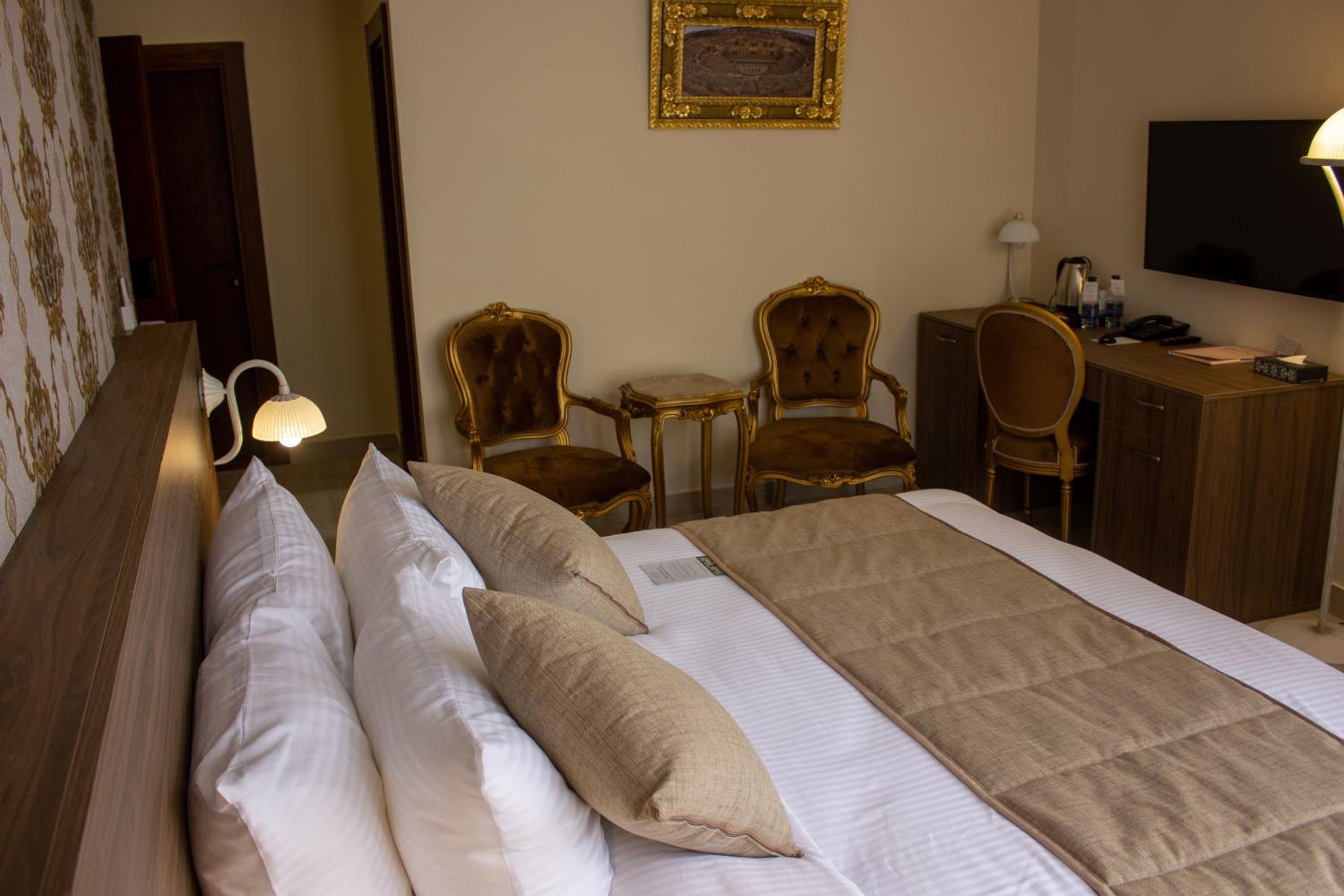 Deluxe Double Room - Photo 3
