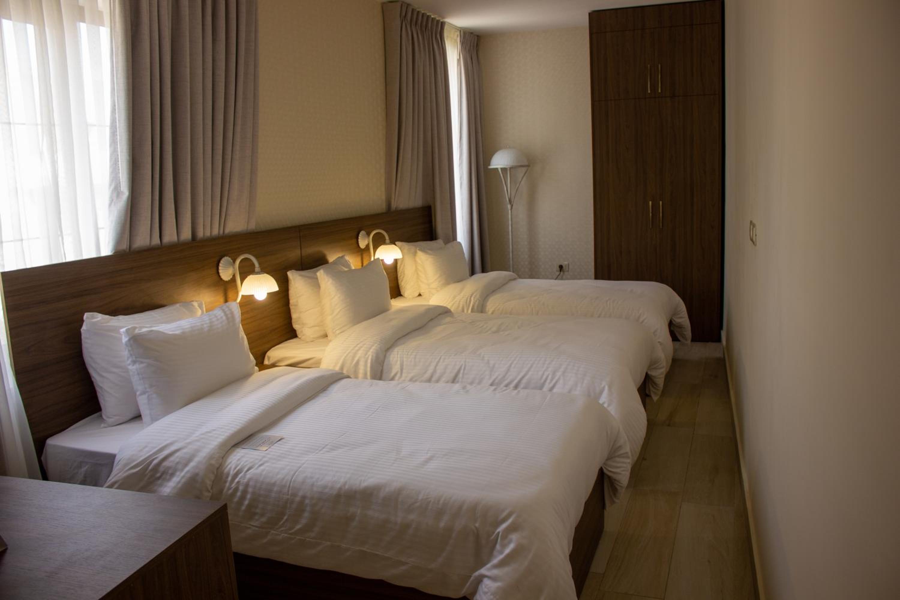 Standard Triple Room - Photo 1