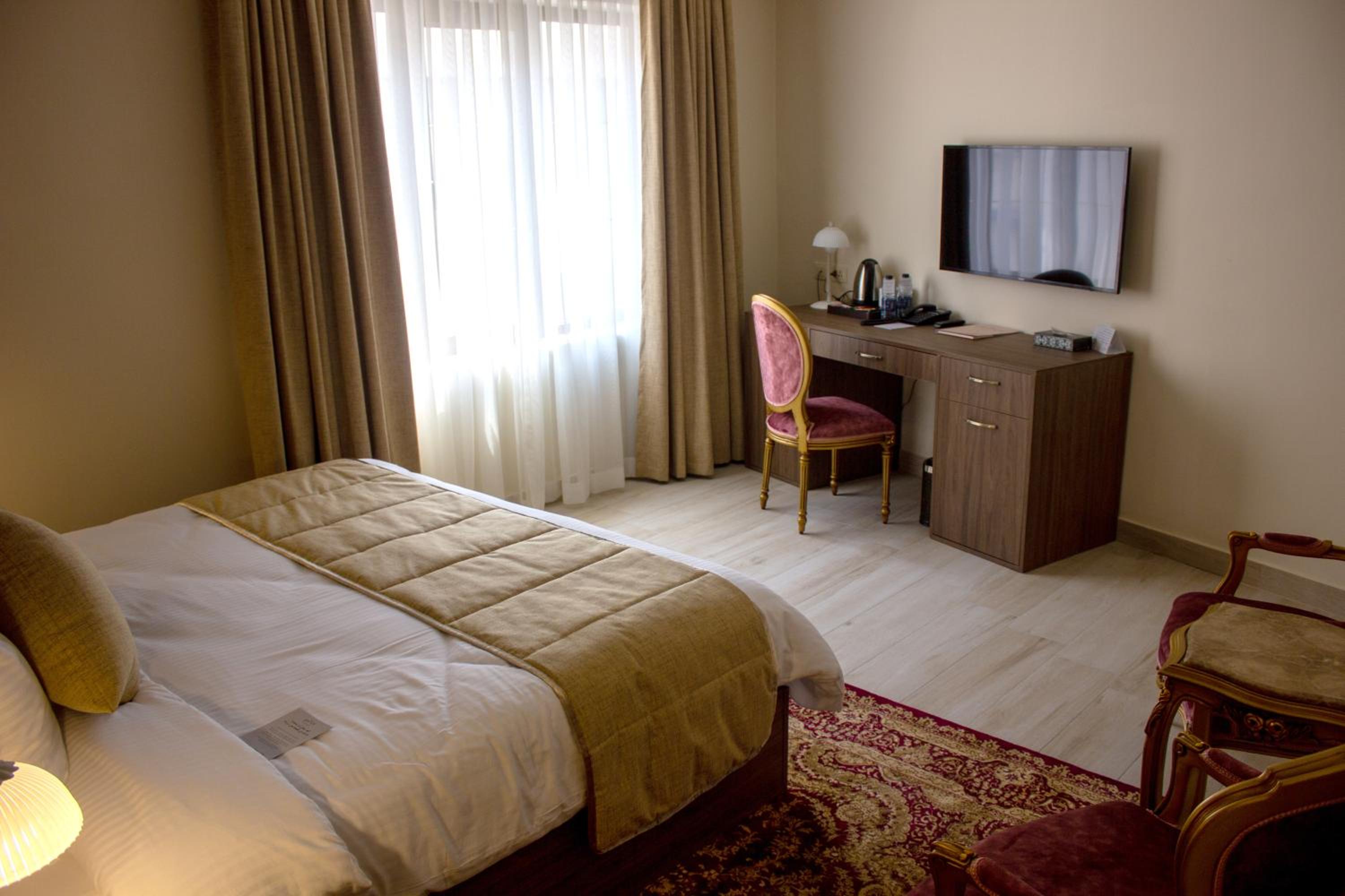 Deluxe Double Room - Photo 2