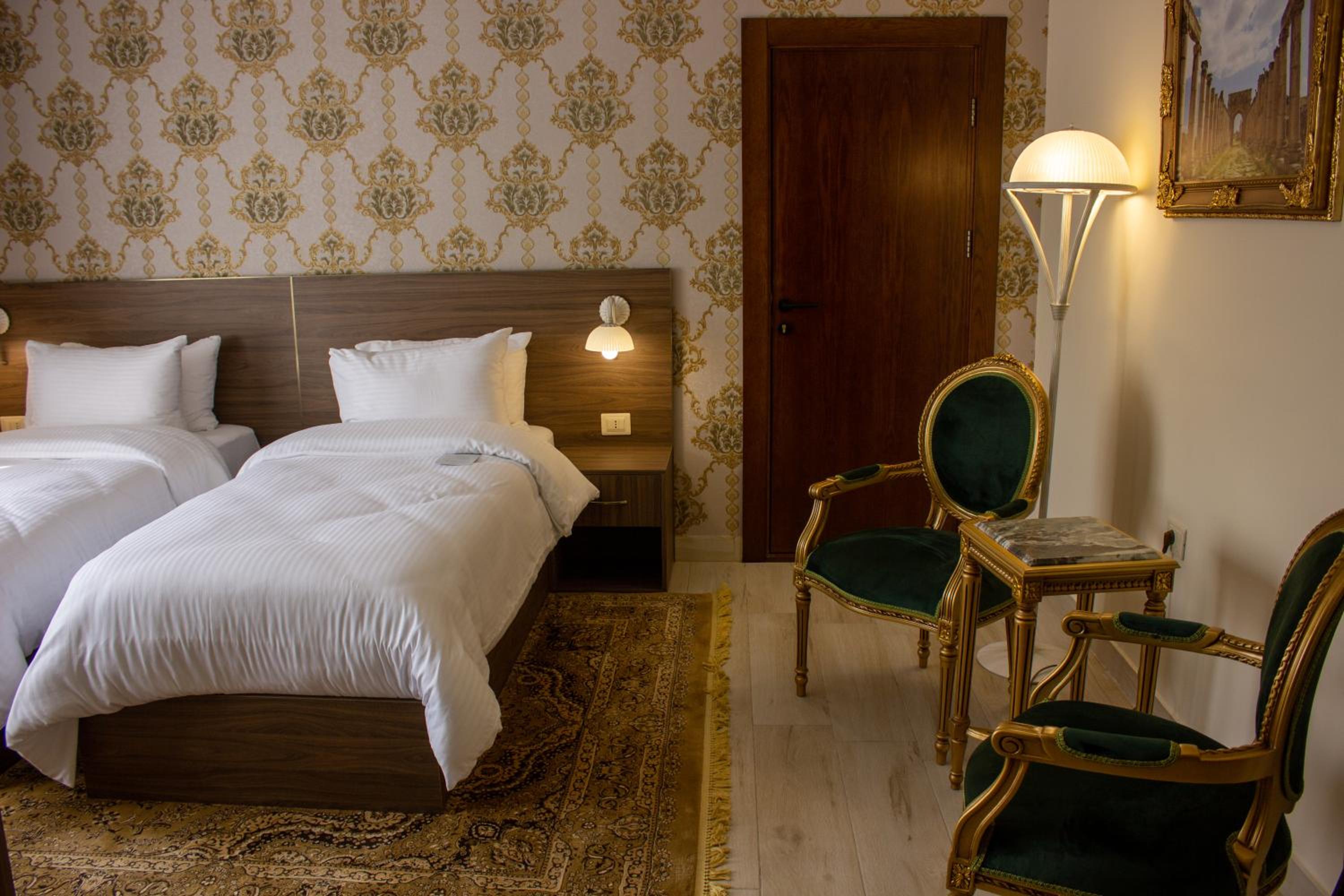 Superior Twin Room - Photo 6
