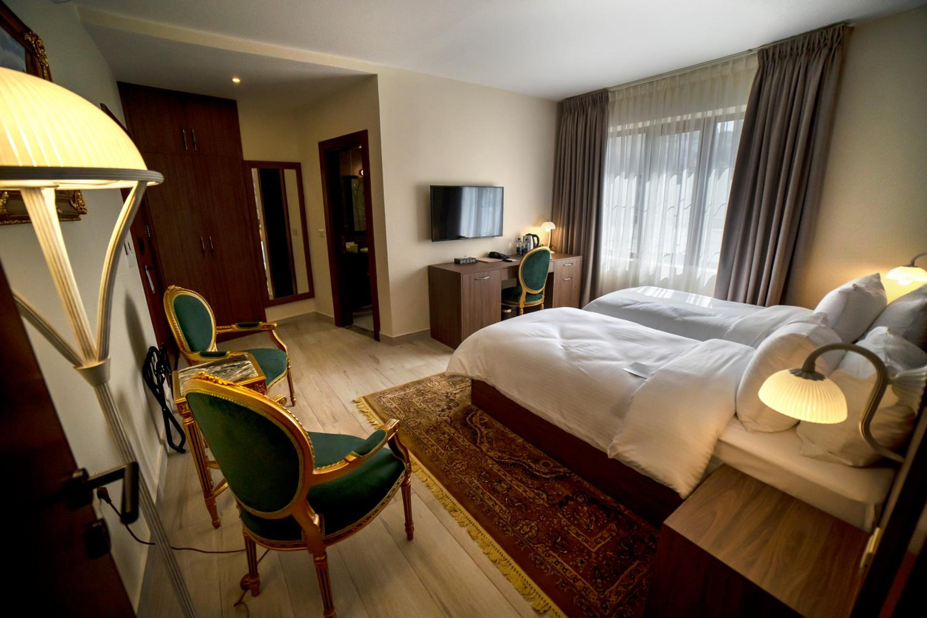Superior Twin Room - Photo 8