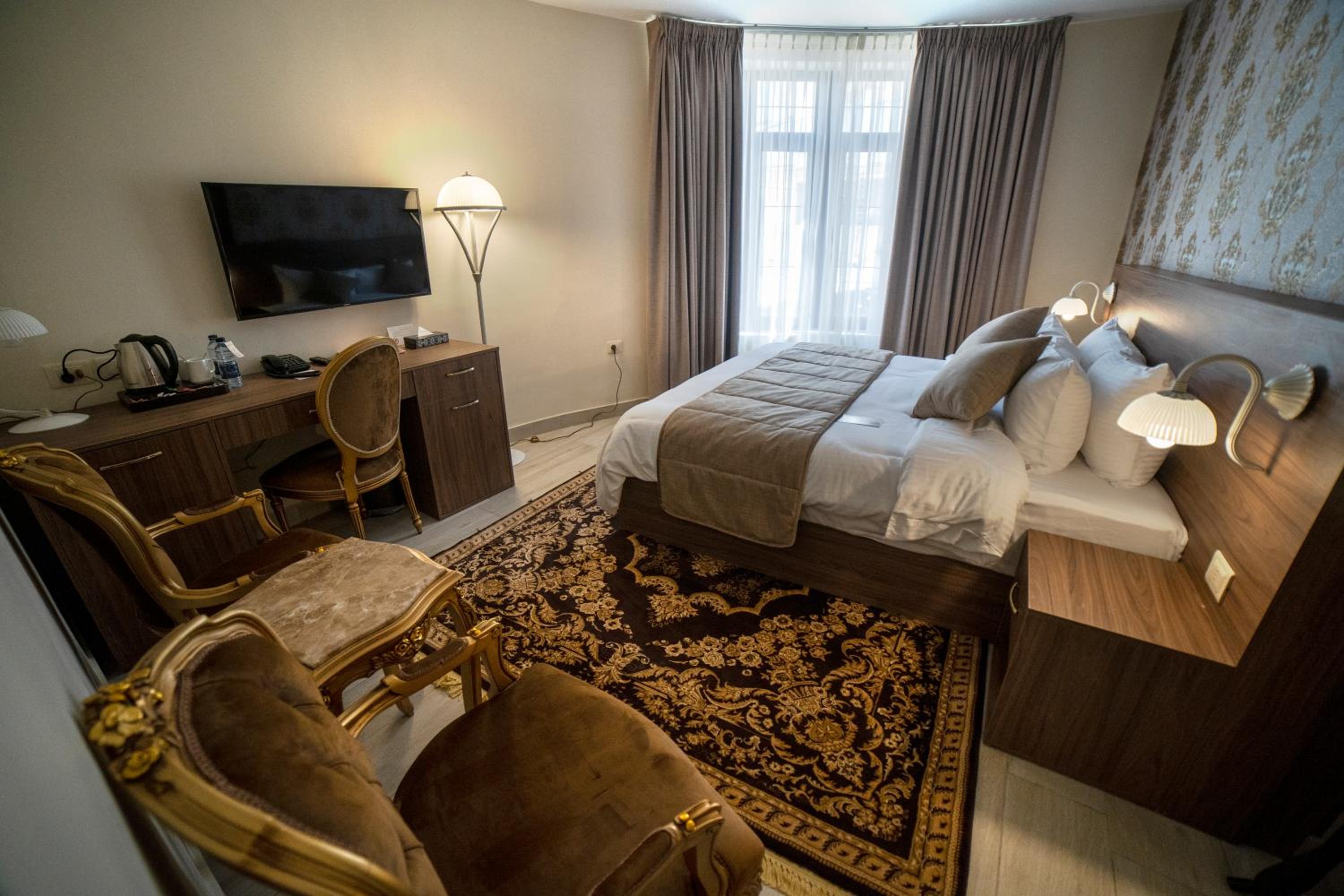 Deluxe Double Room - Photo 7