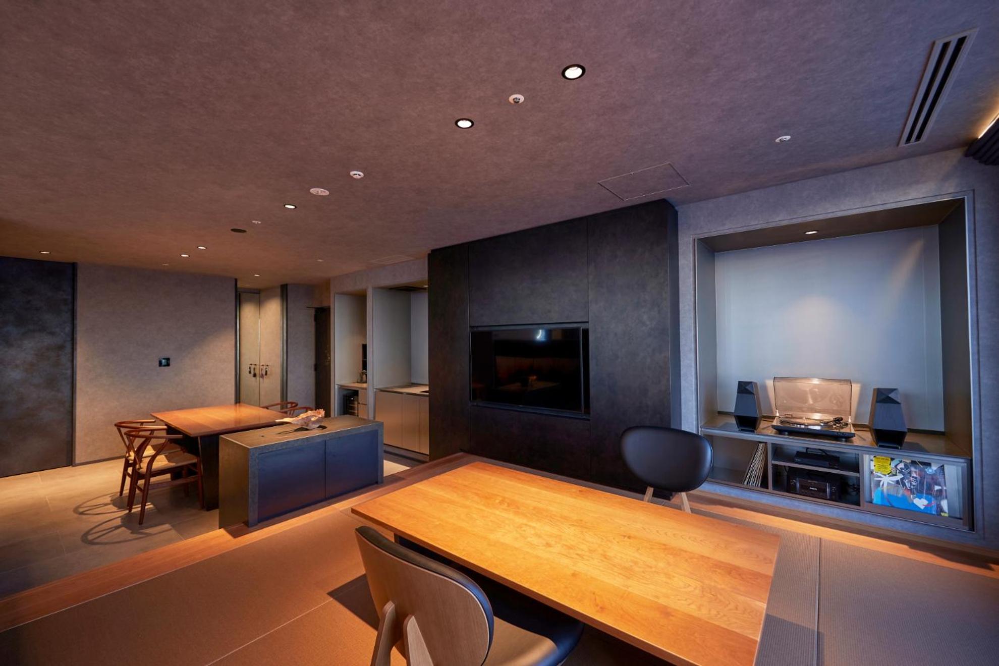 Suite thumbnail 5