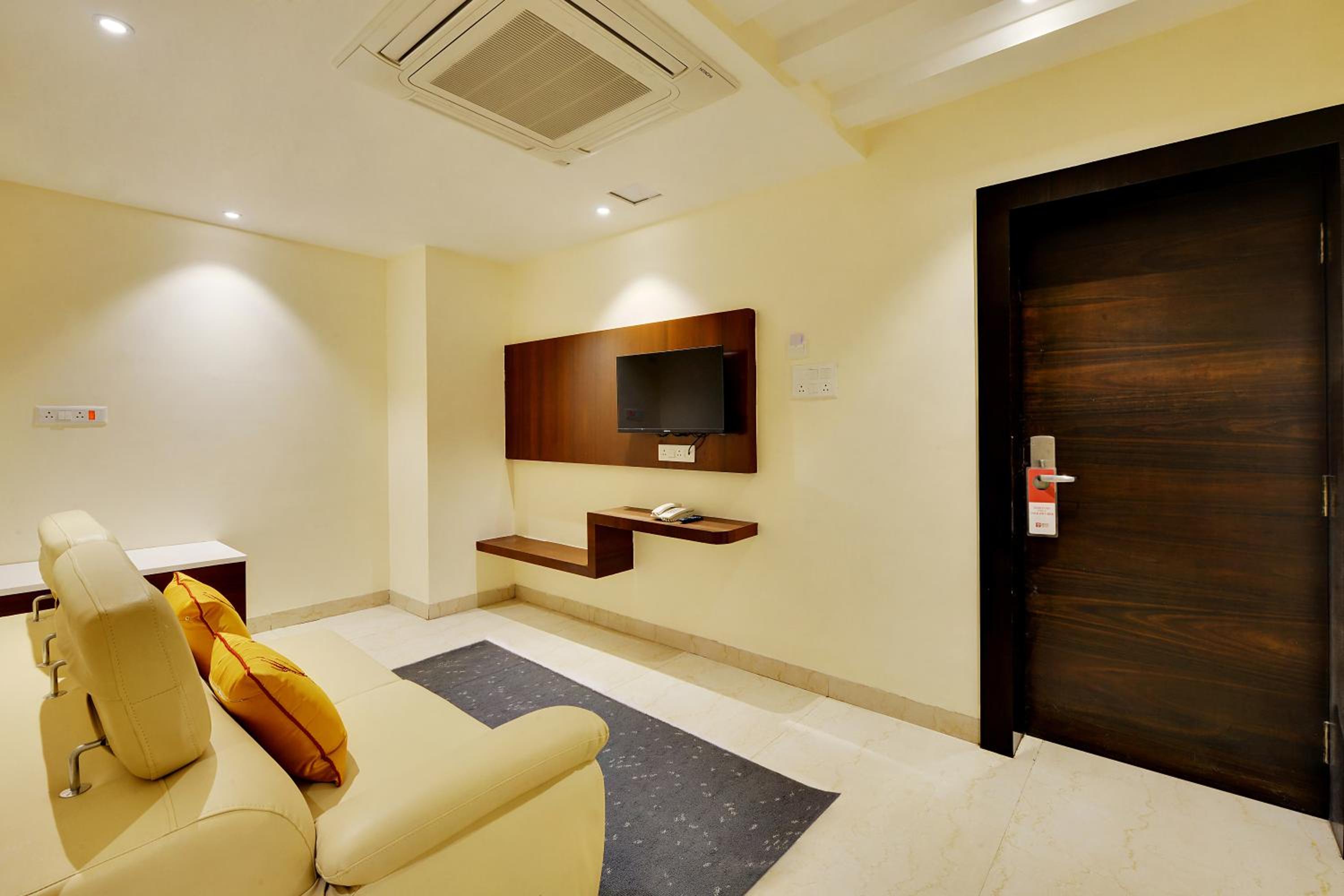 Suite - Photo 7