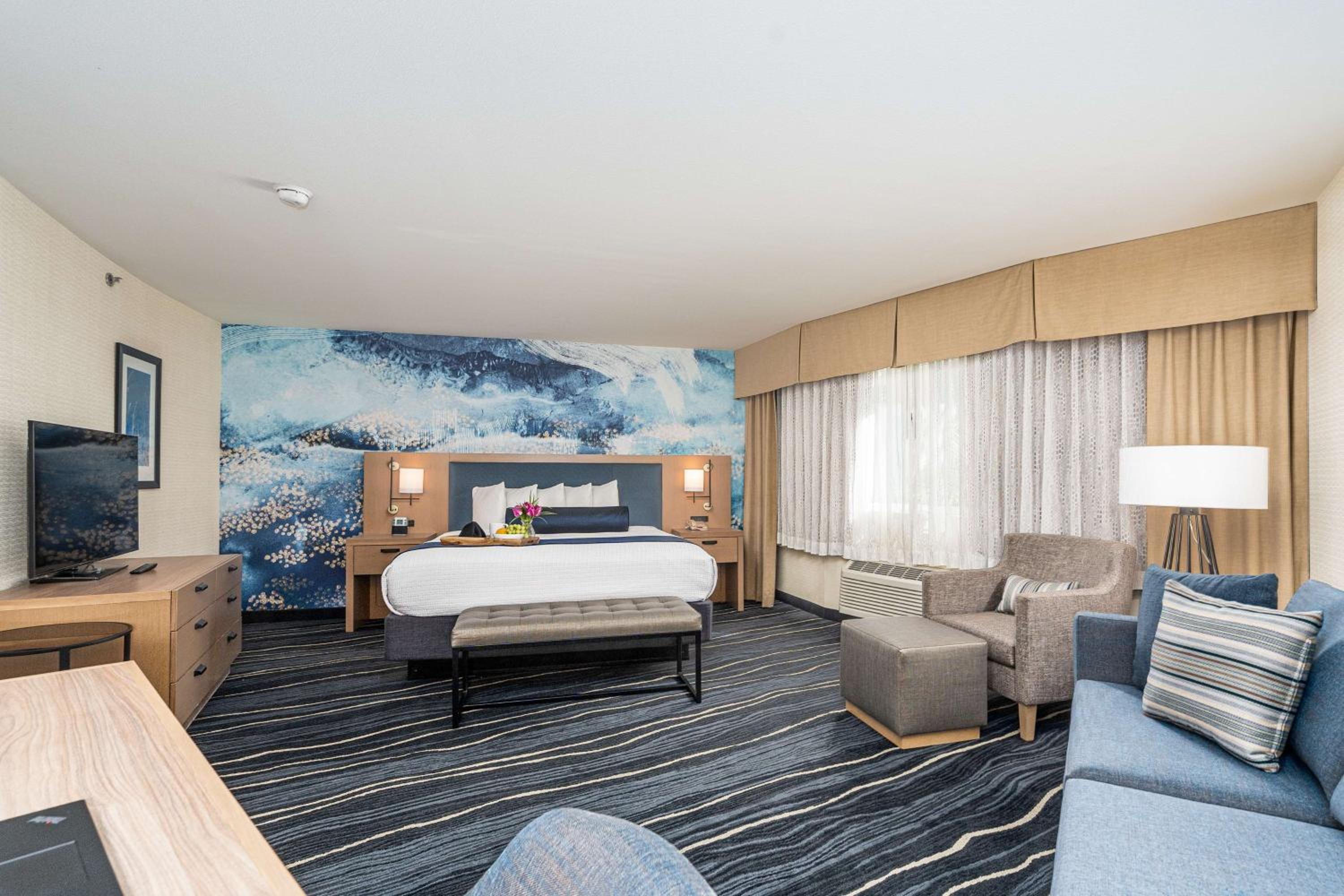 King Room with Sofa Bed - Non-Smoking - Photo 3