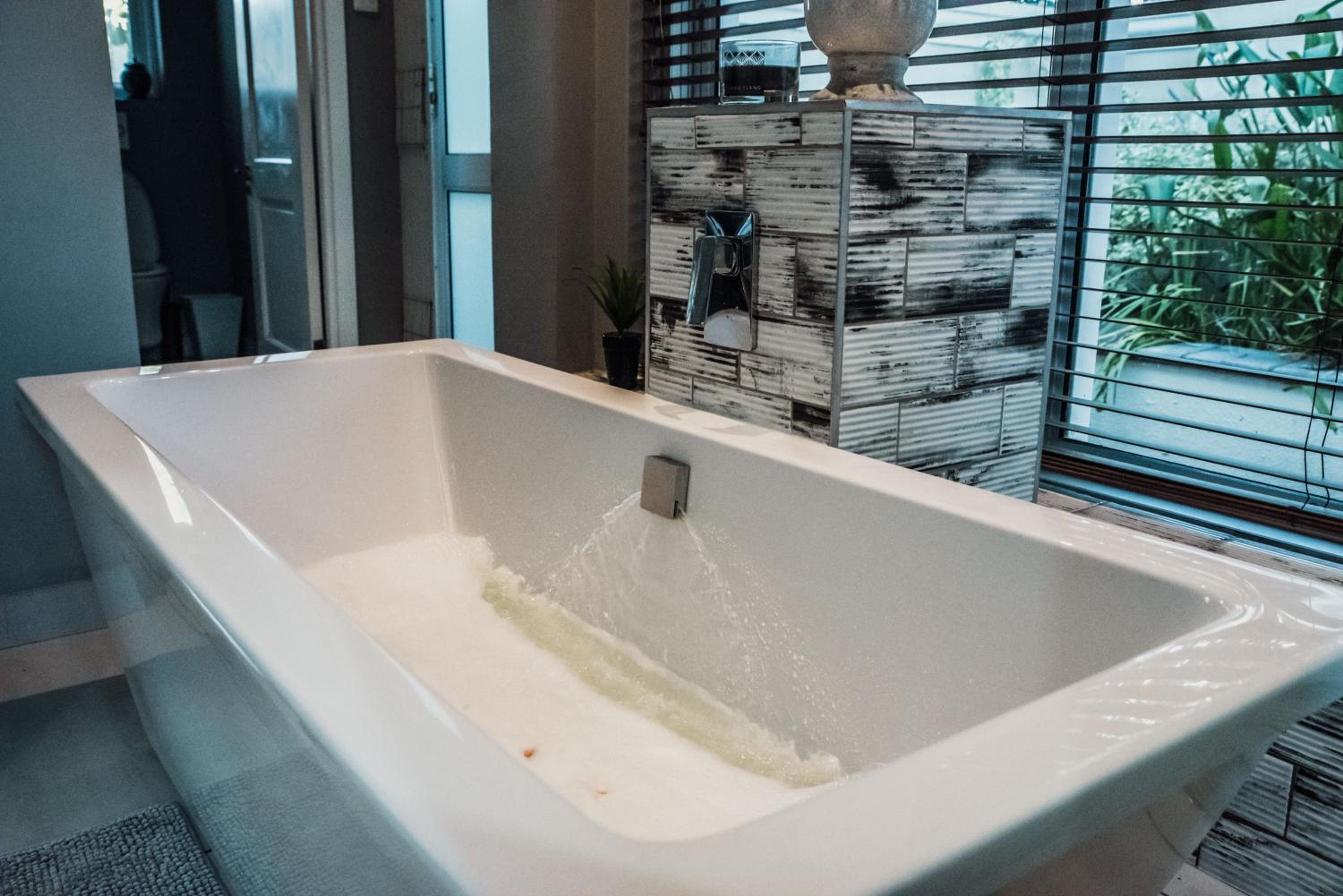 Superior King Suite - Photo 9