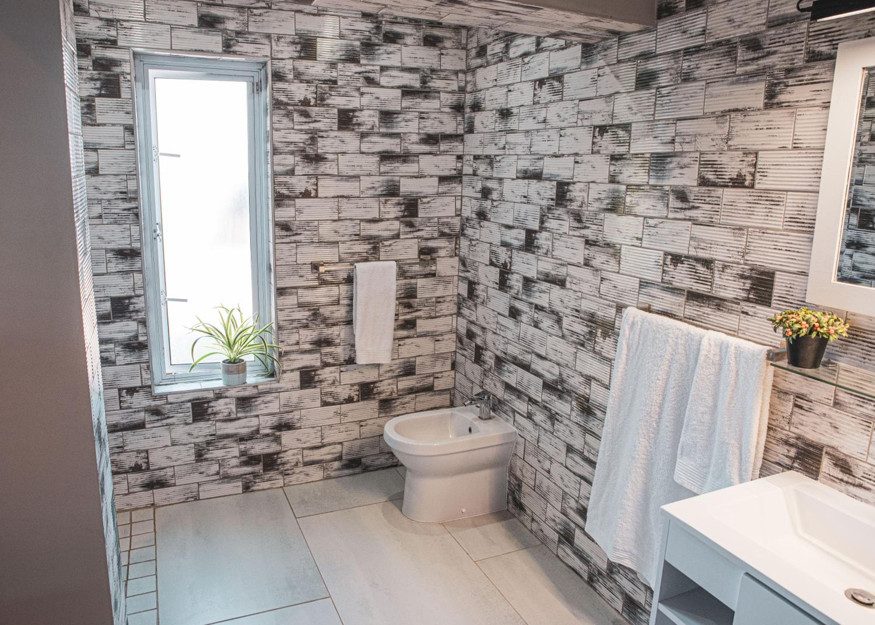Superior King Suite - Photo 17