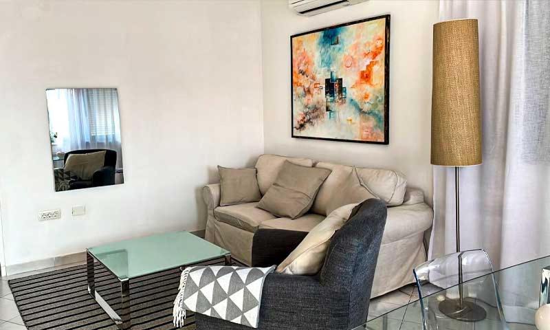 One-Bedroom Apartment photo 1