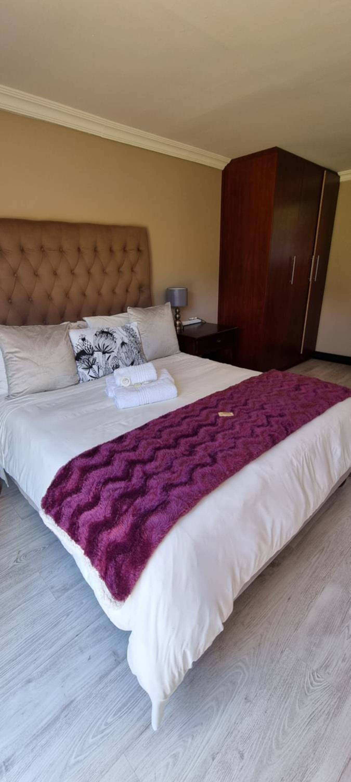 Comfort Queen Room - Photo 6