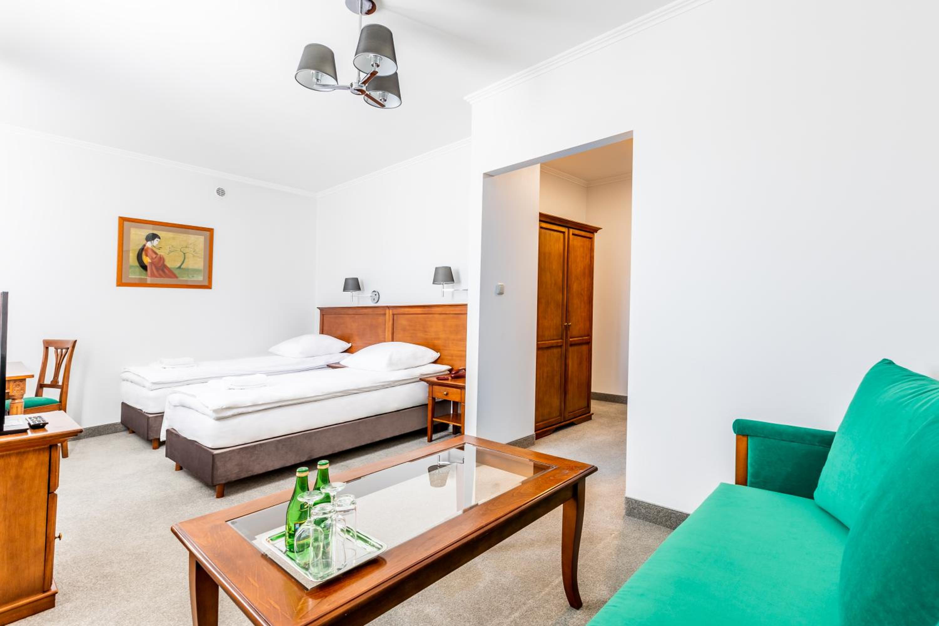 Premium Double Room - Photo 11
