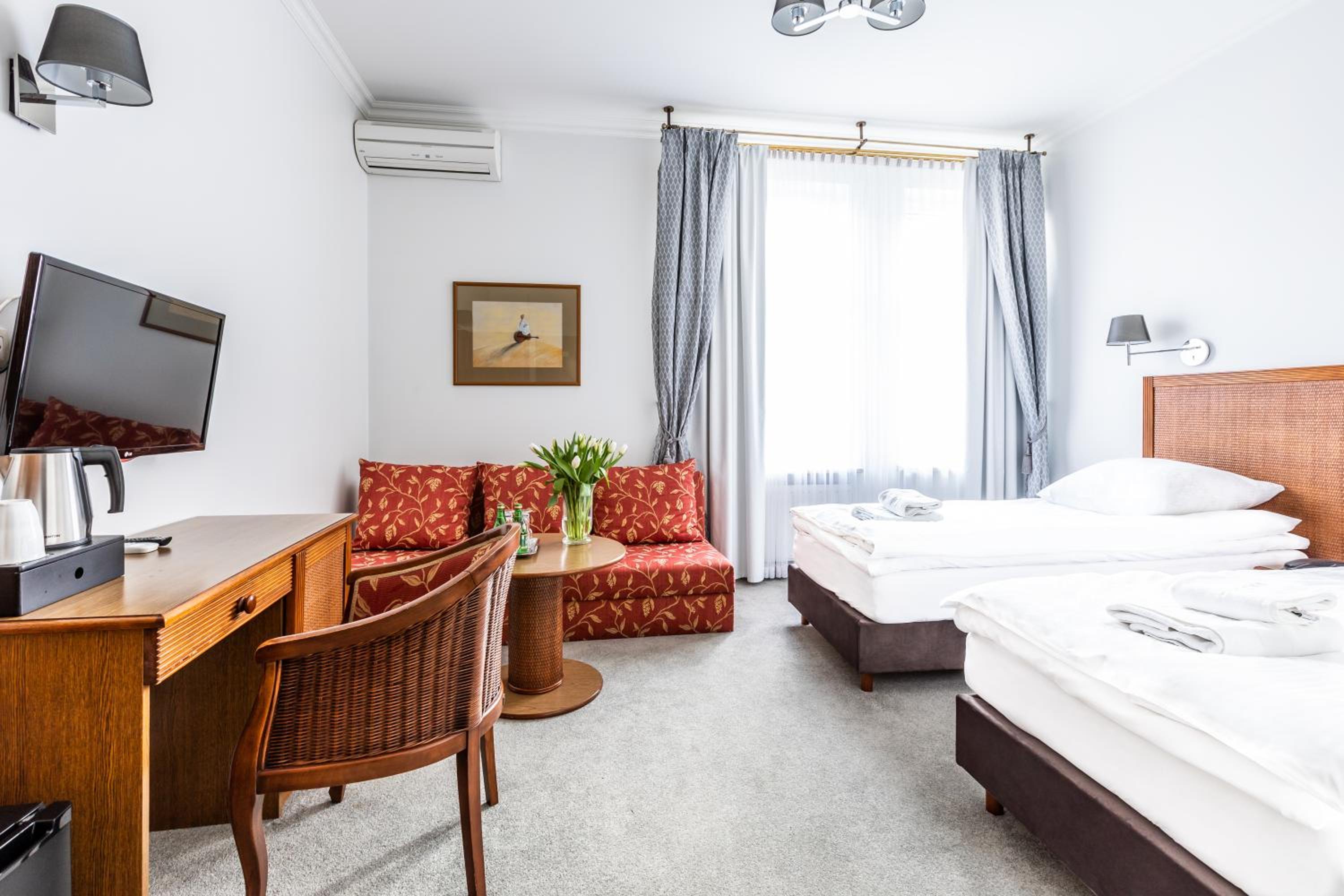 Premium Double Room - Photo 9