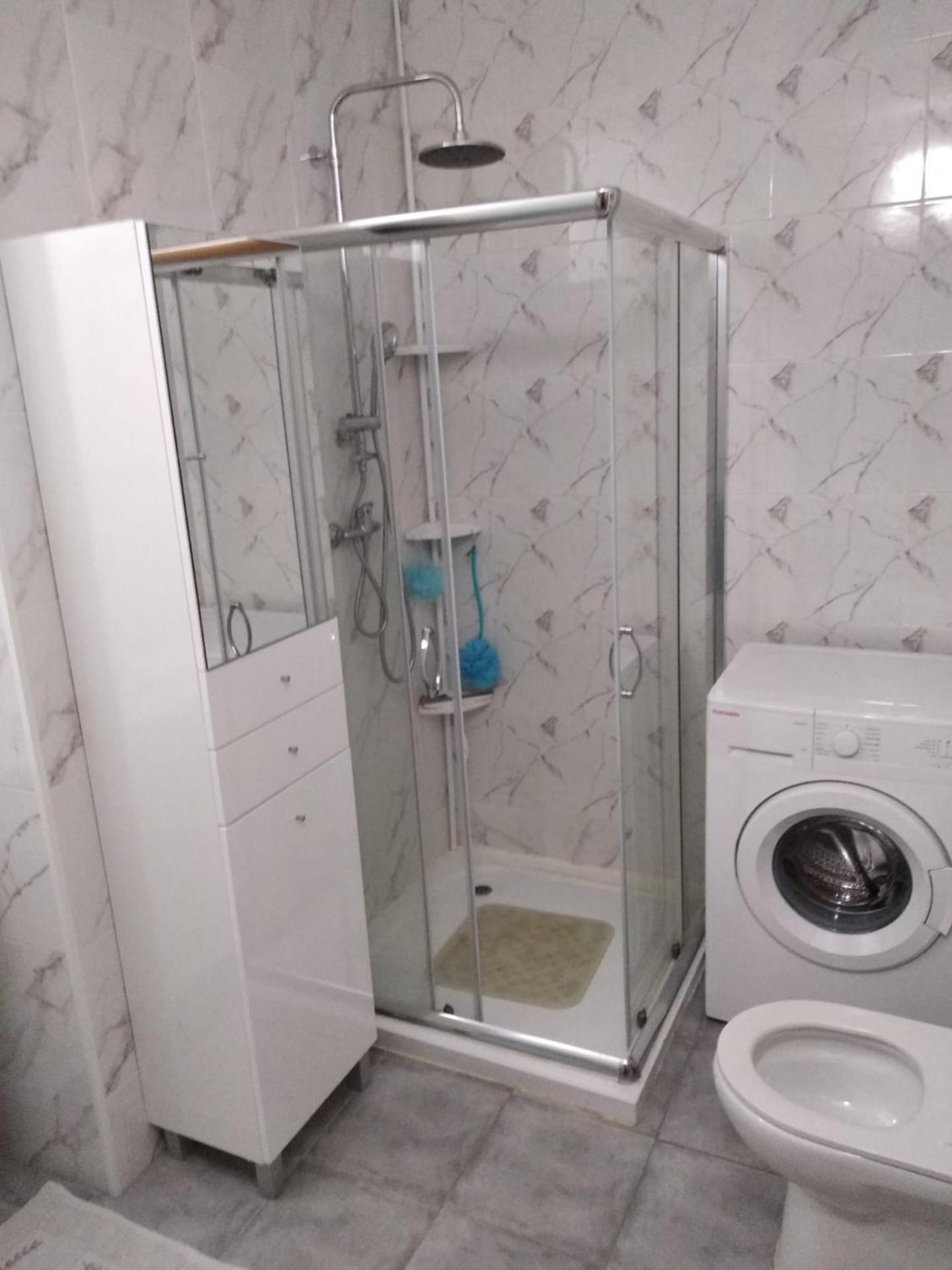 Apartment With Shower photo 2