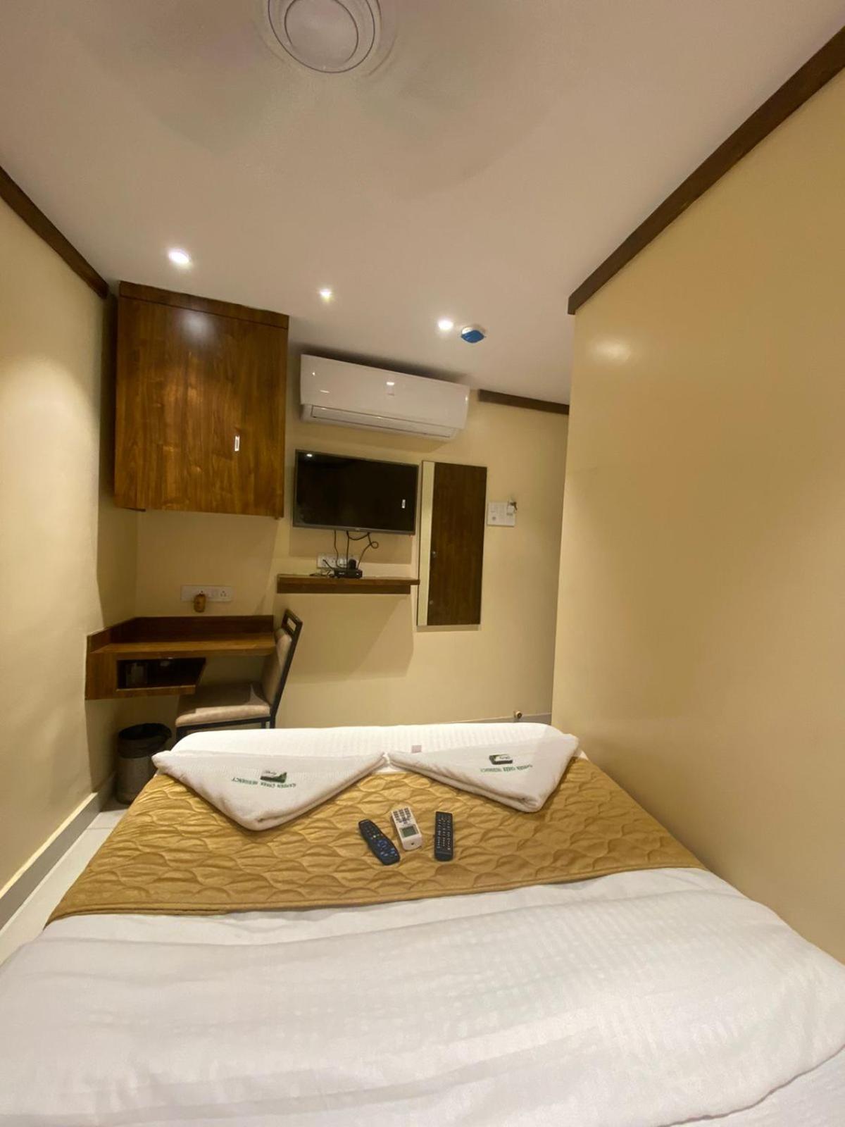 Standard Double Room - Photo 3