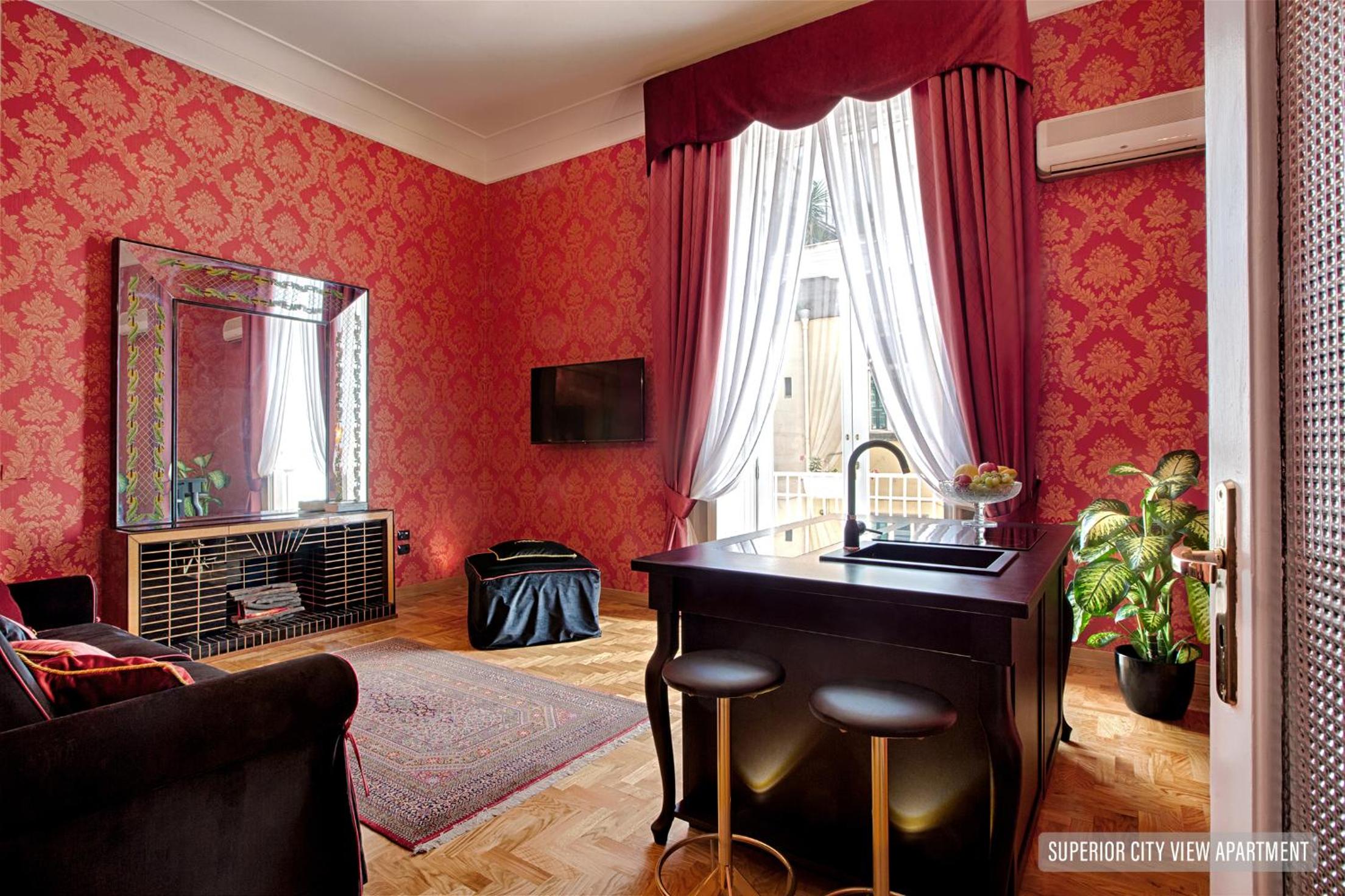 Superior One-Bedroom Apartment with City View