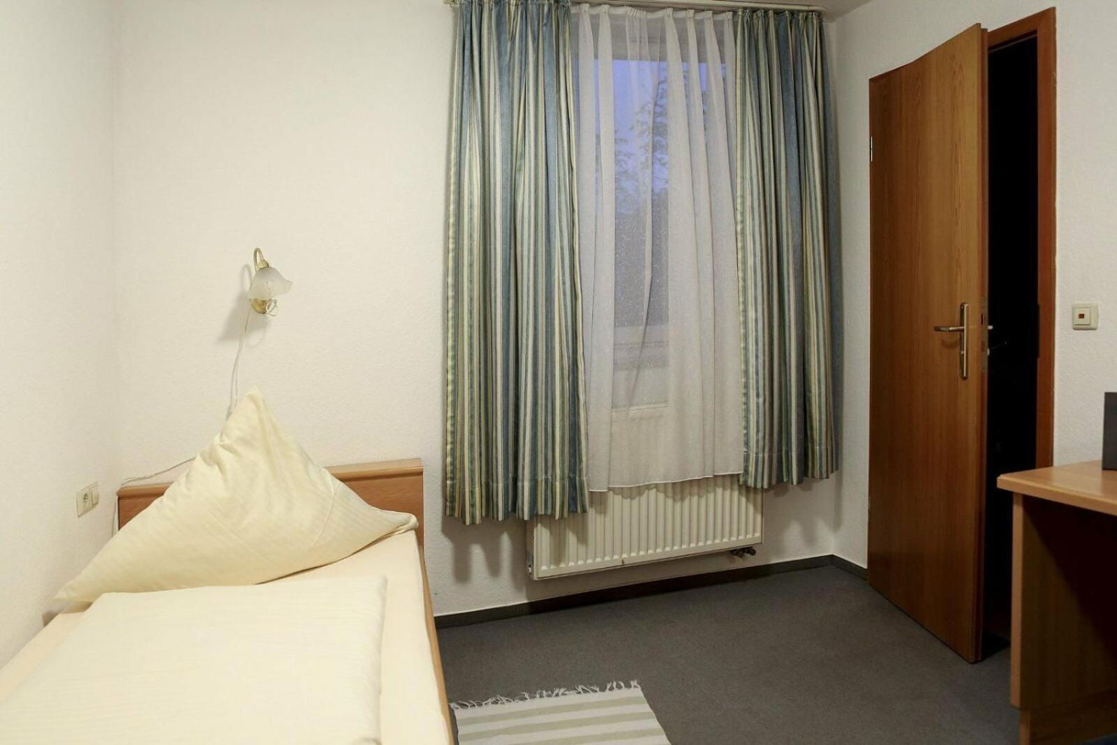 Single Room with Private Bathroom photo 1