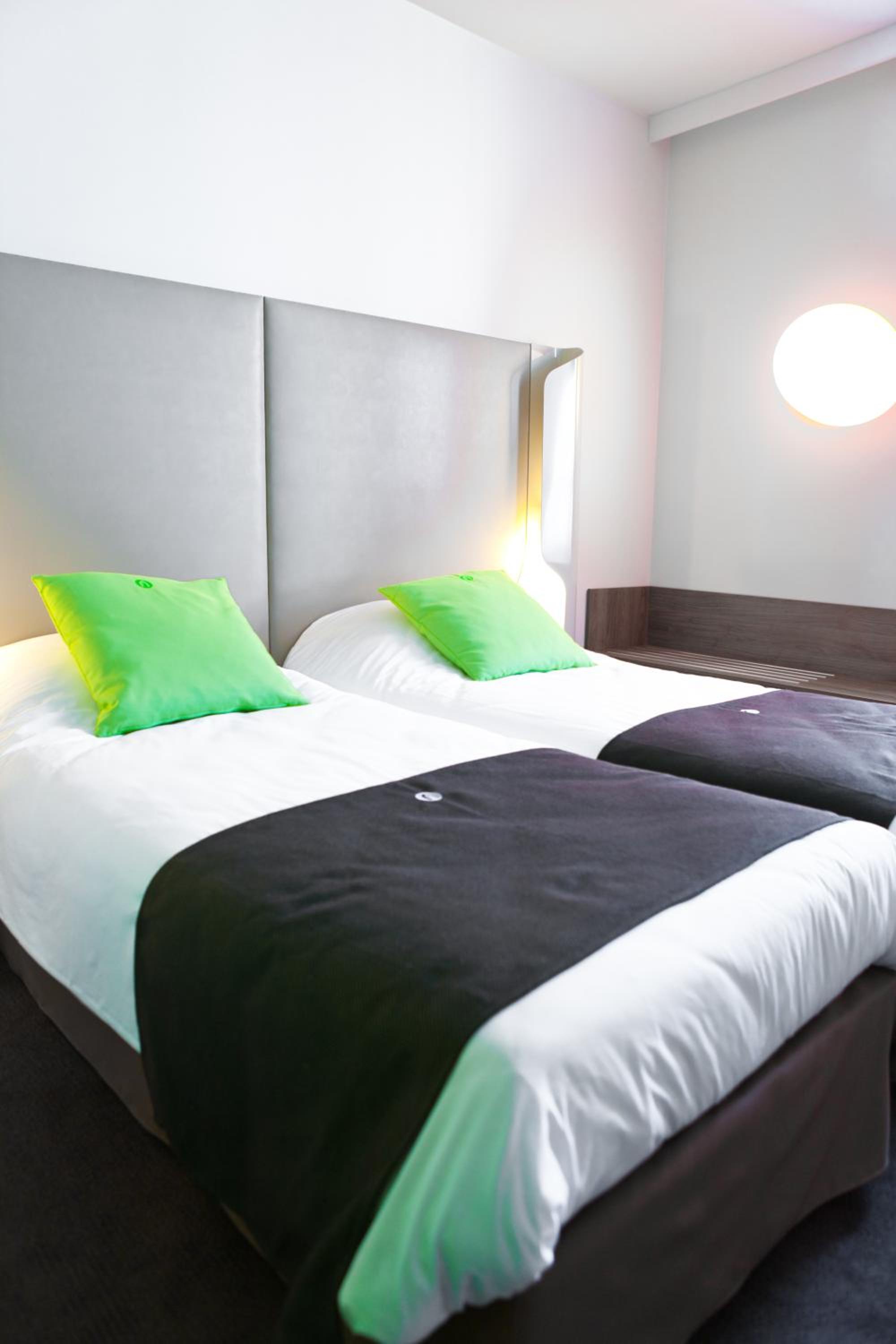 Standard Room - 2 Single Beds - Photo 6