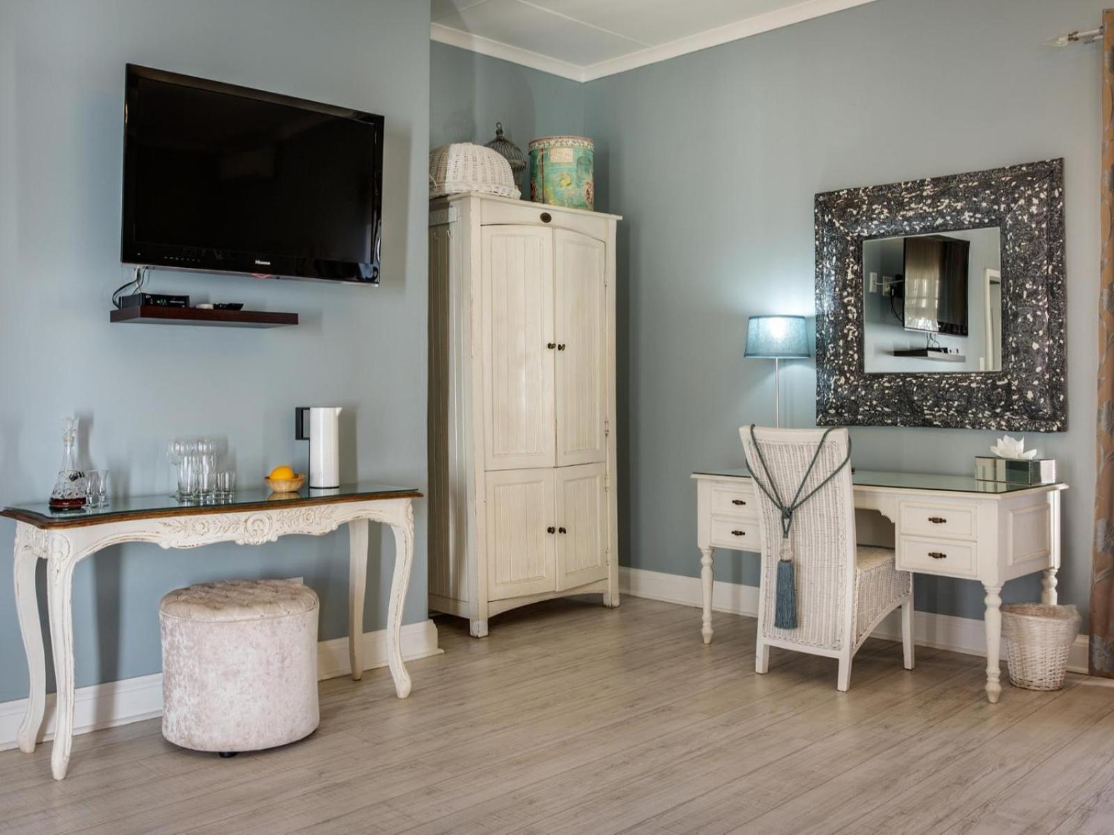Deluxe King Room - Photo 2