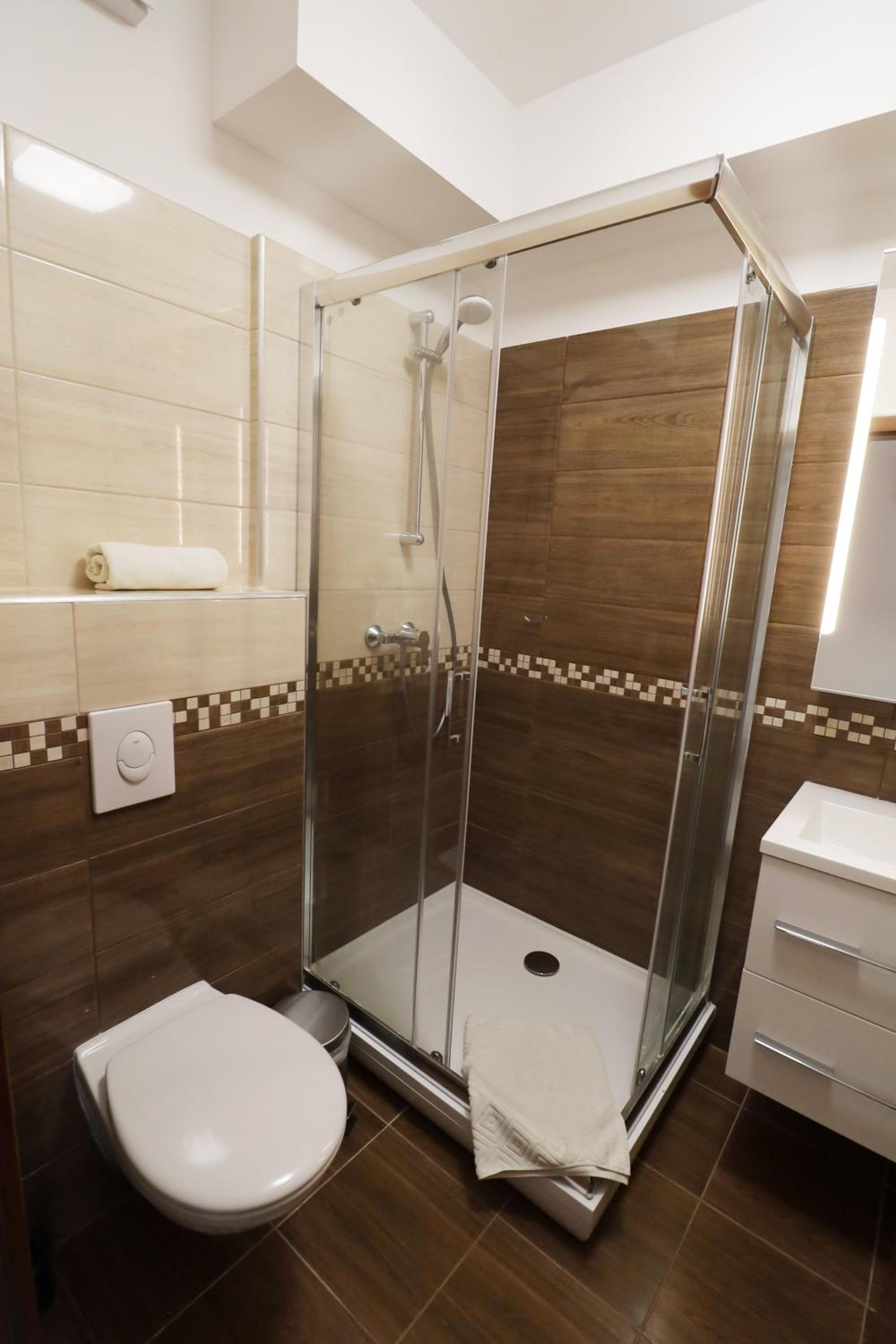 One-Bedroom Apartment with Garden View - Photo 4