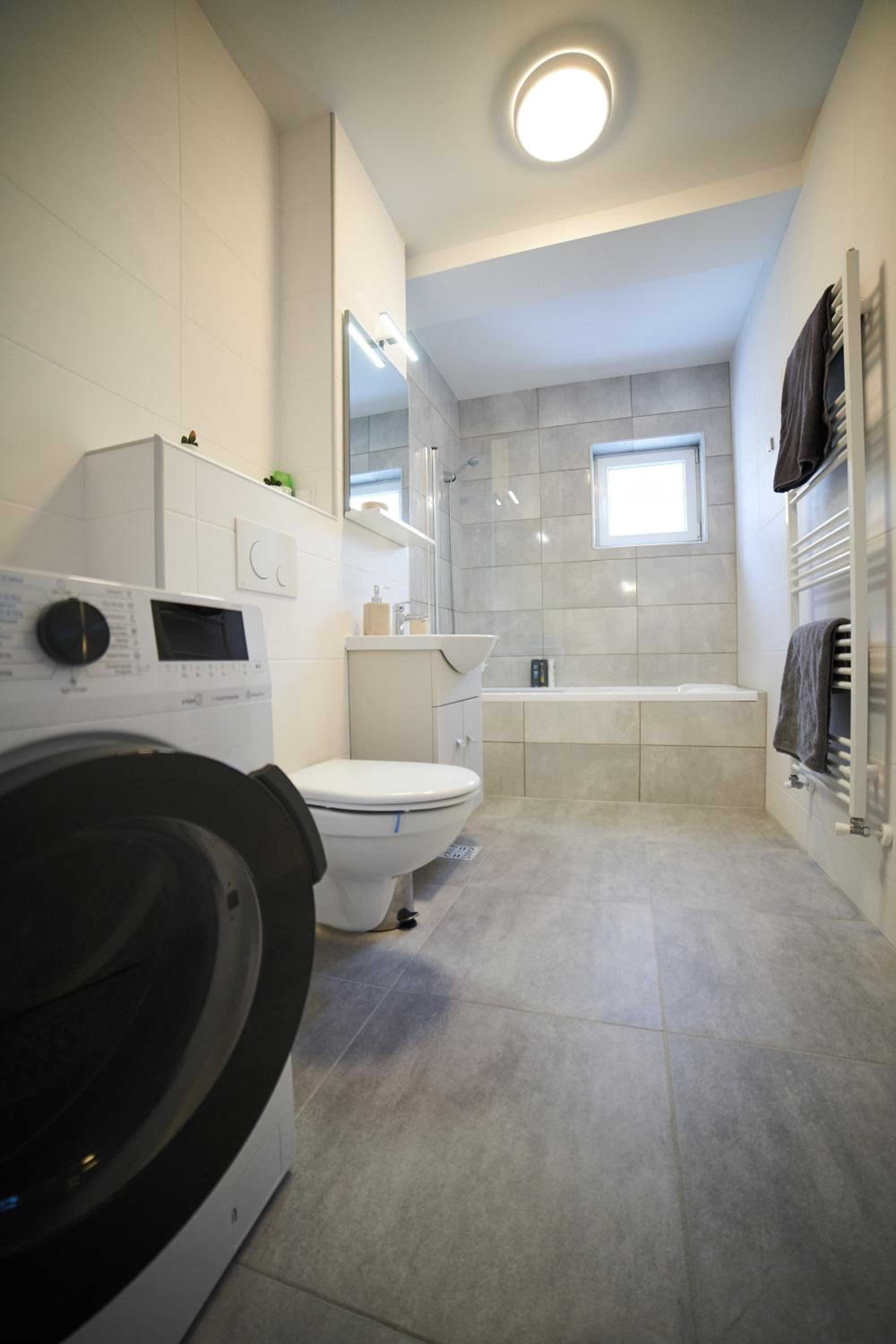 Two-Bedroom Apartment - Photo 4