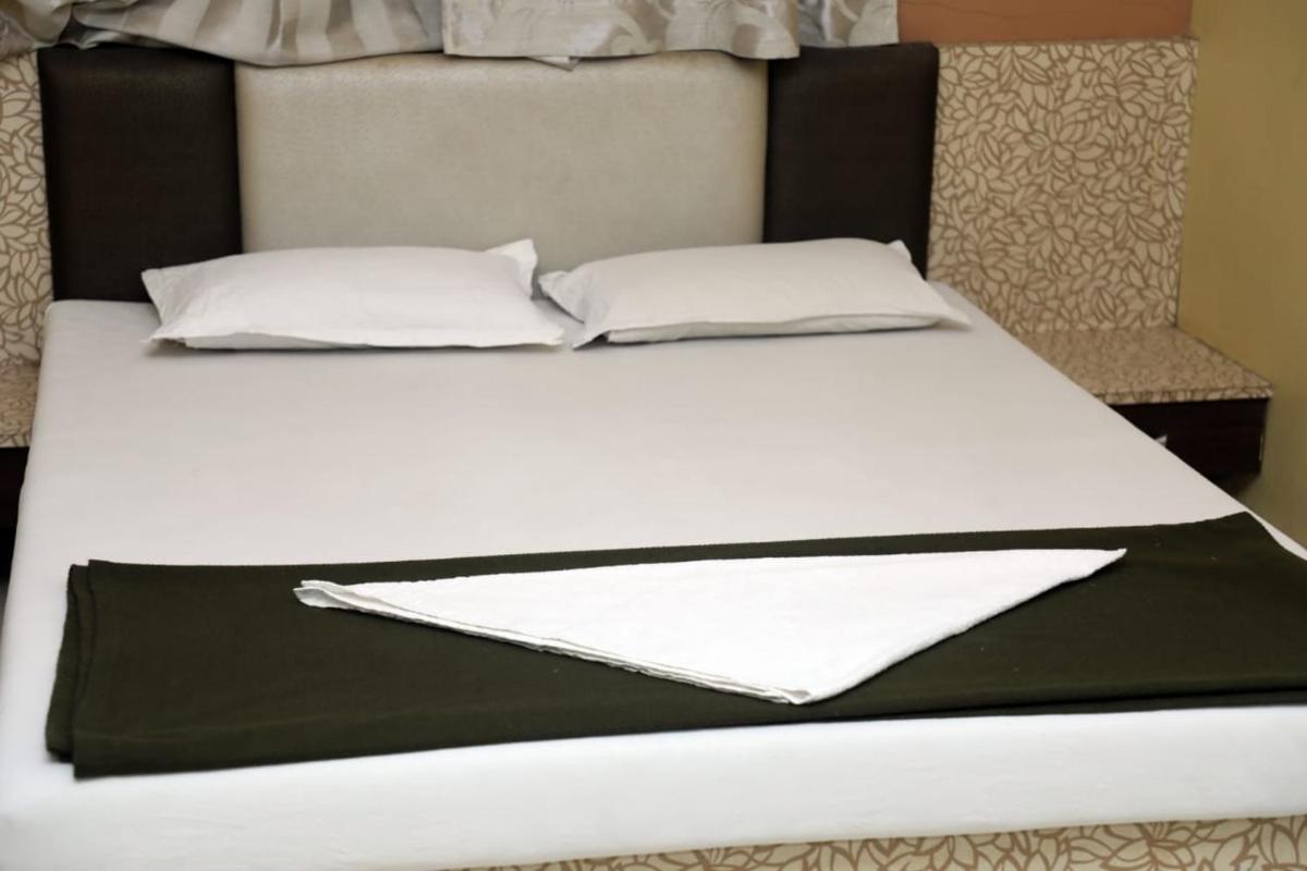 Standard Double Room - Photo 7