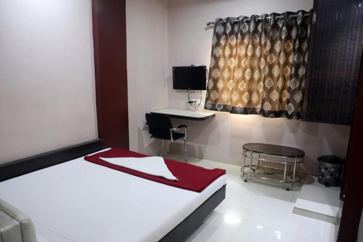 Standard Double Room - Photo 10